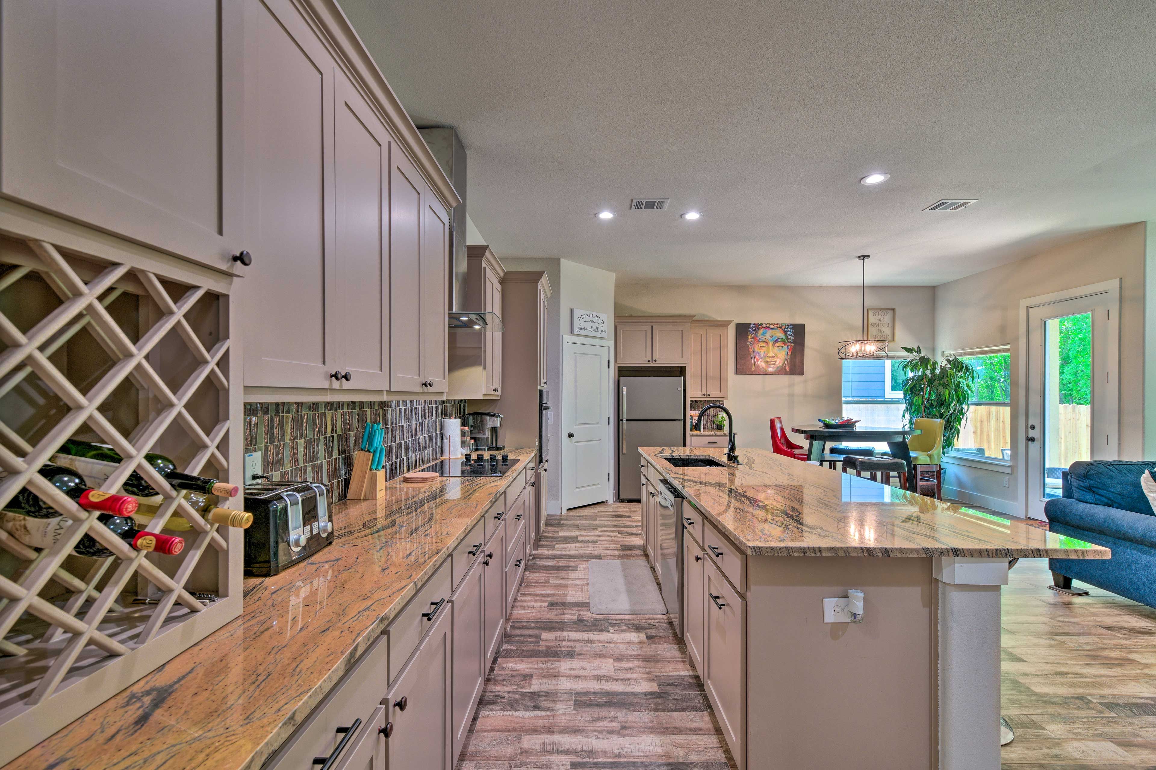 Fully Equipped Kitchen | Blender | Crockpot | Toaster Oven