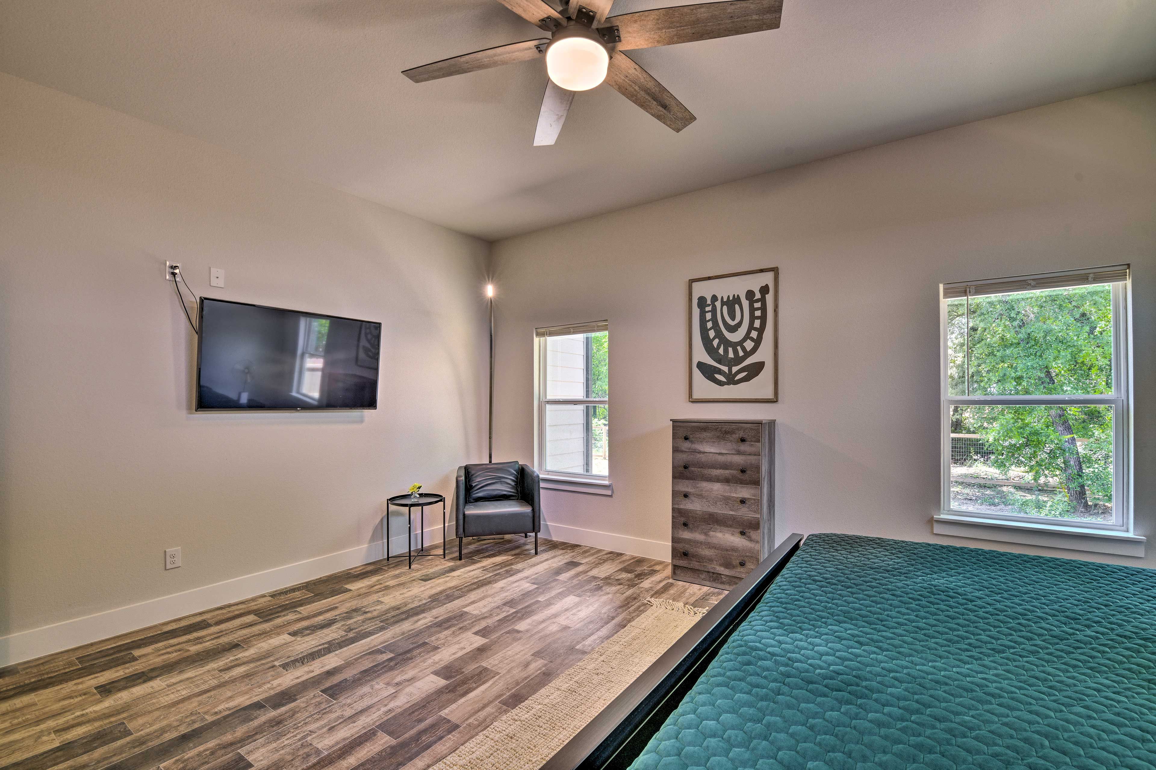 Bedroom 1 | Smart TV