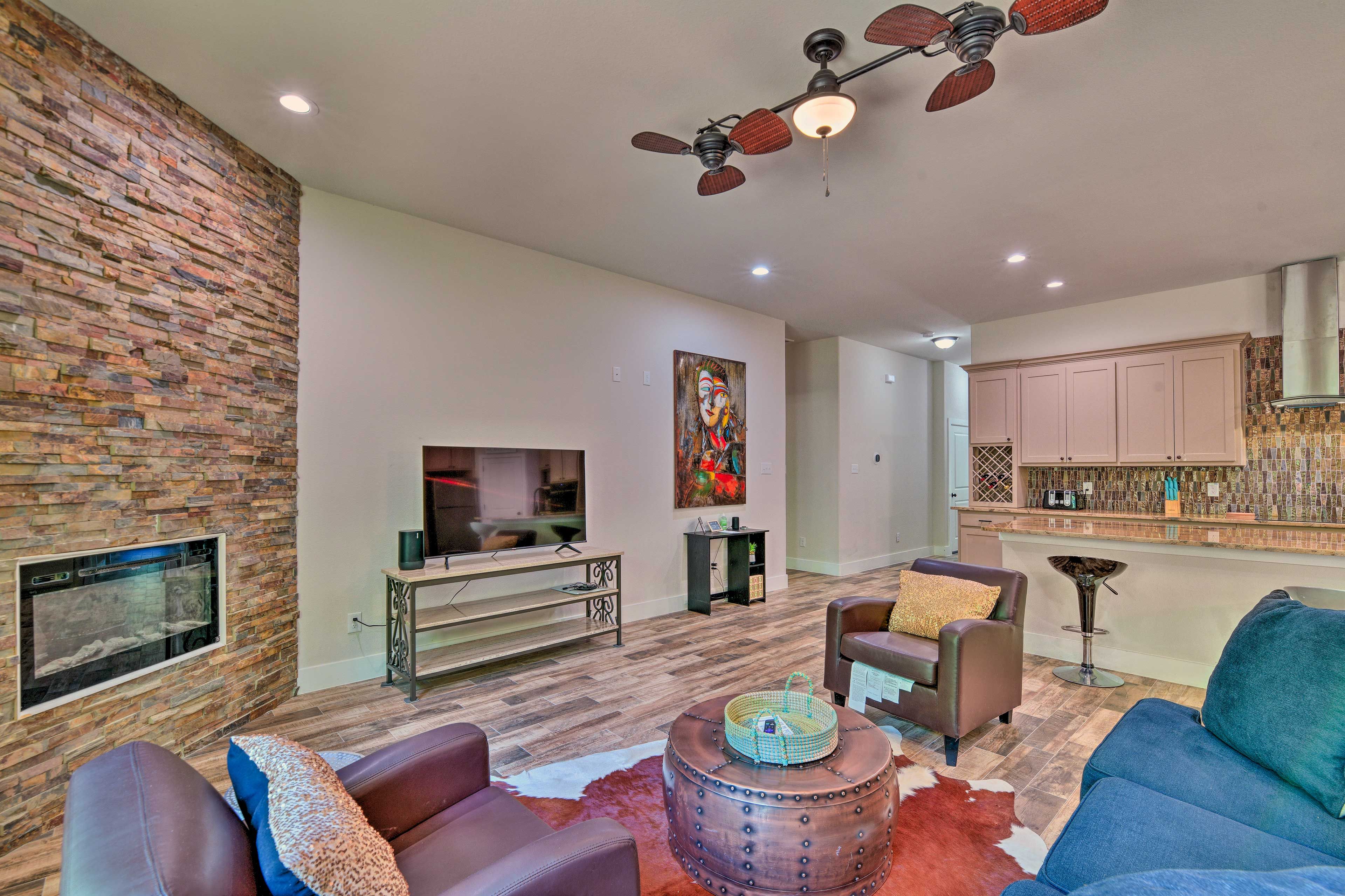Living Room | Smart TV