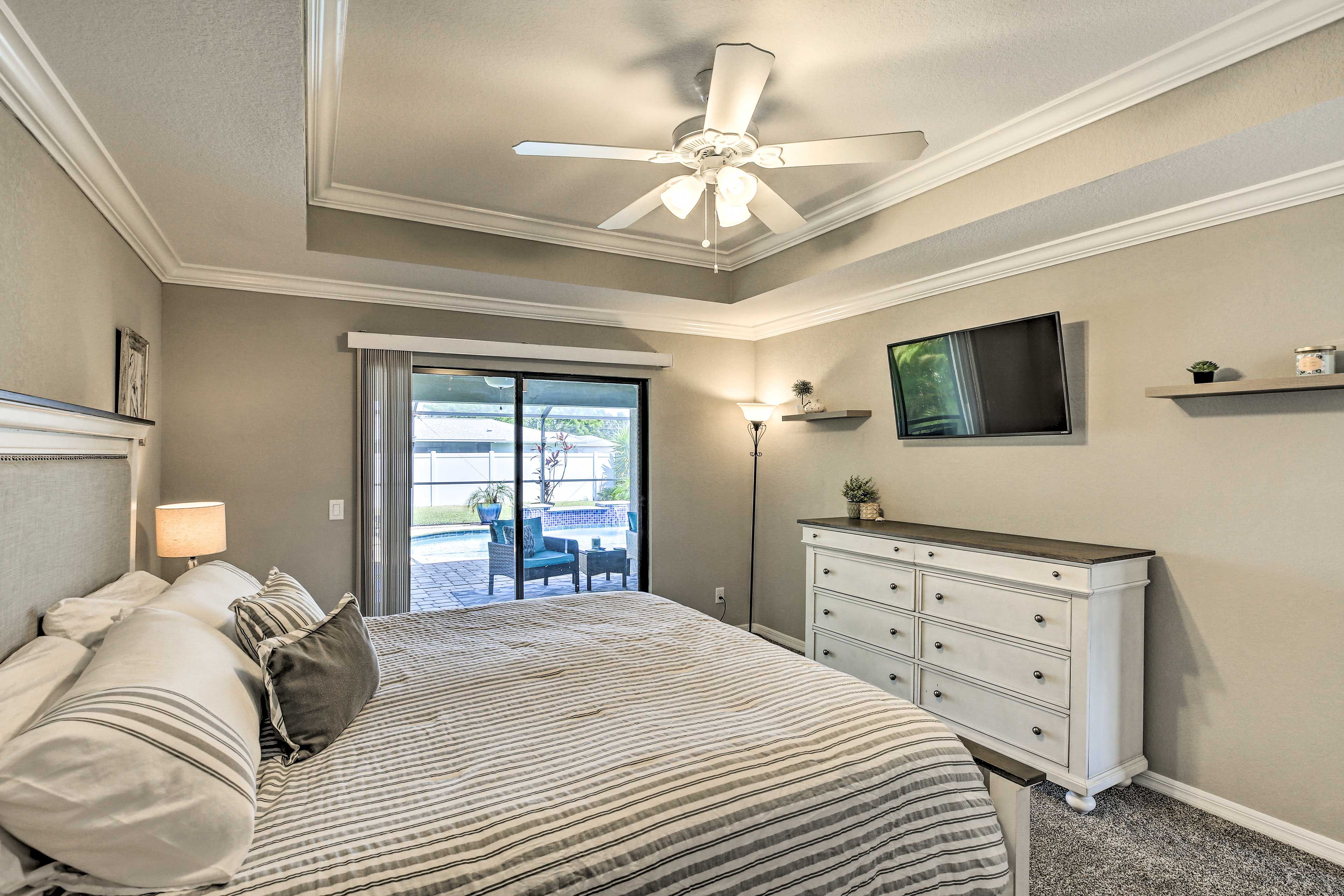 Bedroom 1 | King Bed