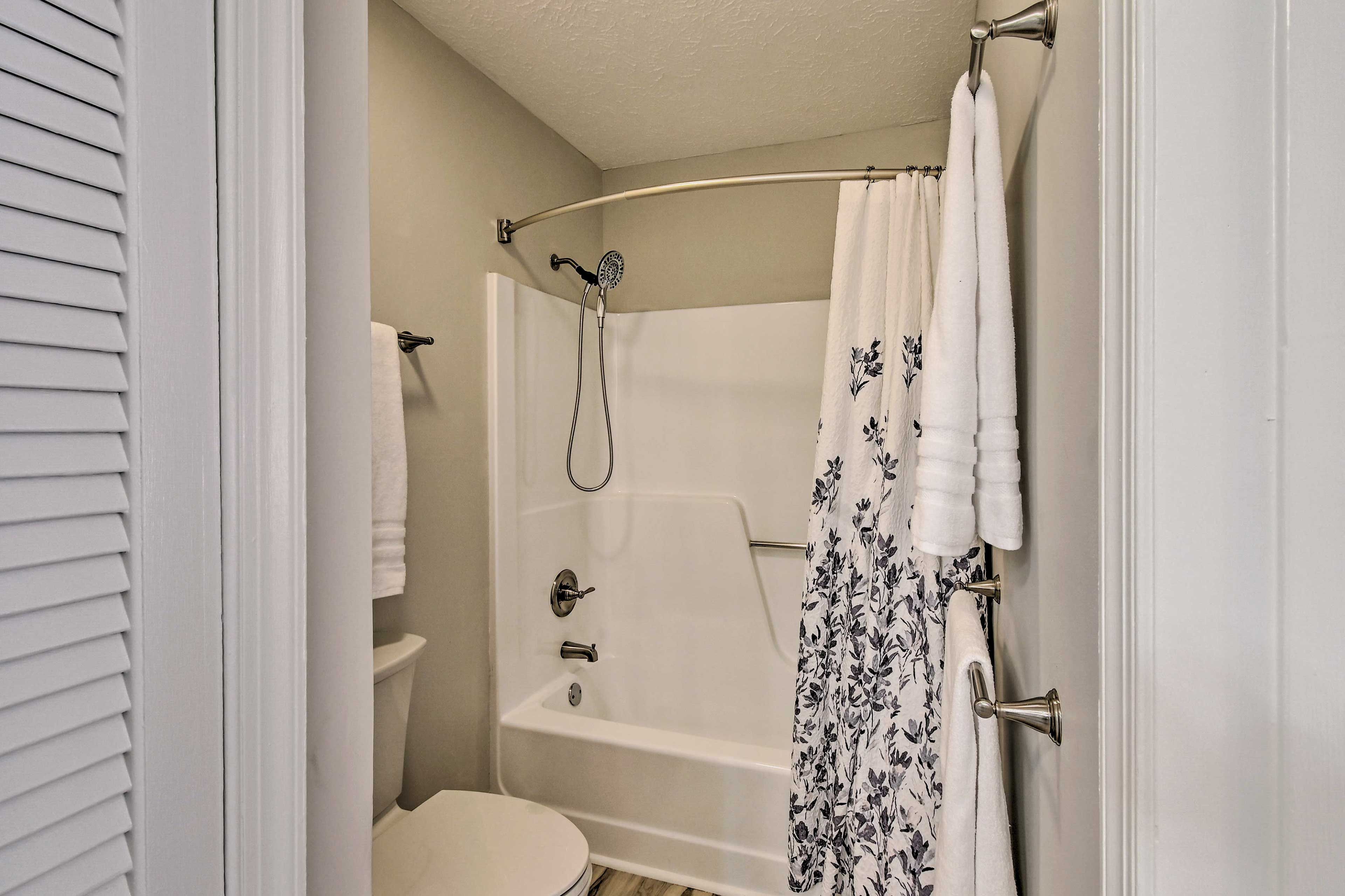 Full Bathroom | Hair Dryer