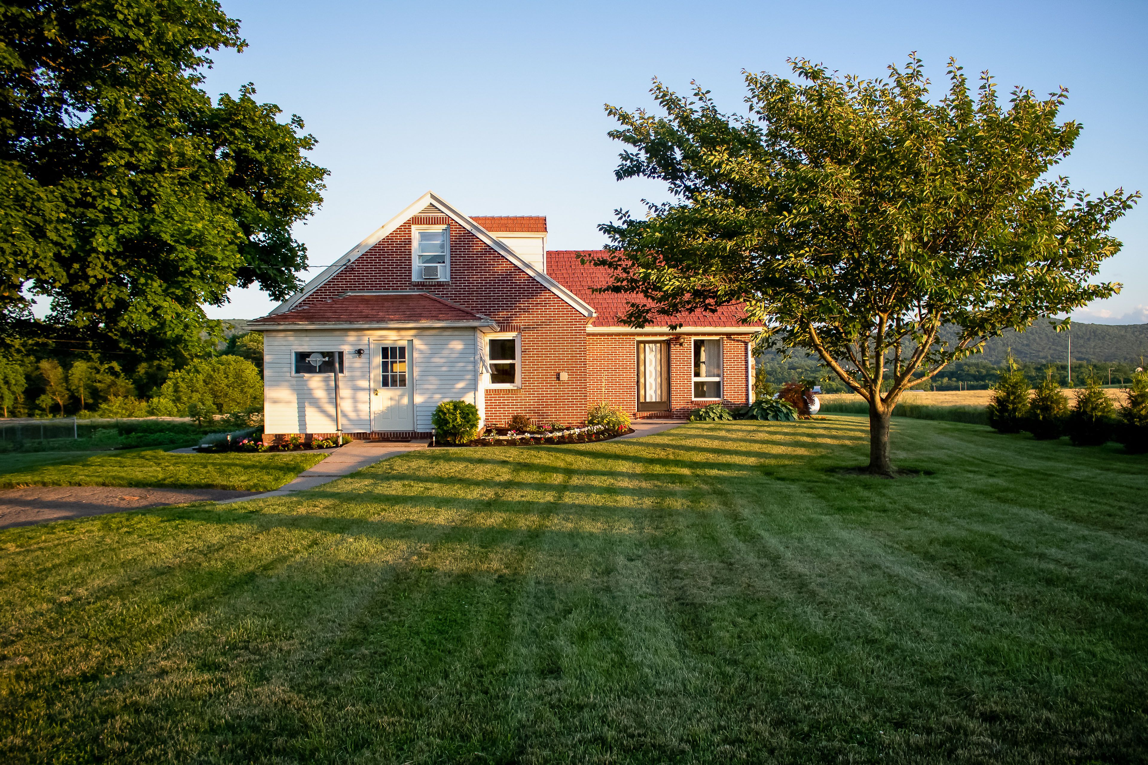Parking | Driveway (4 Vehicles) | RV/Trailer Parking Available