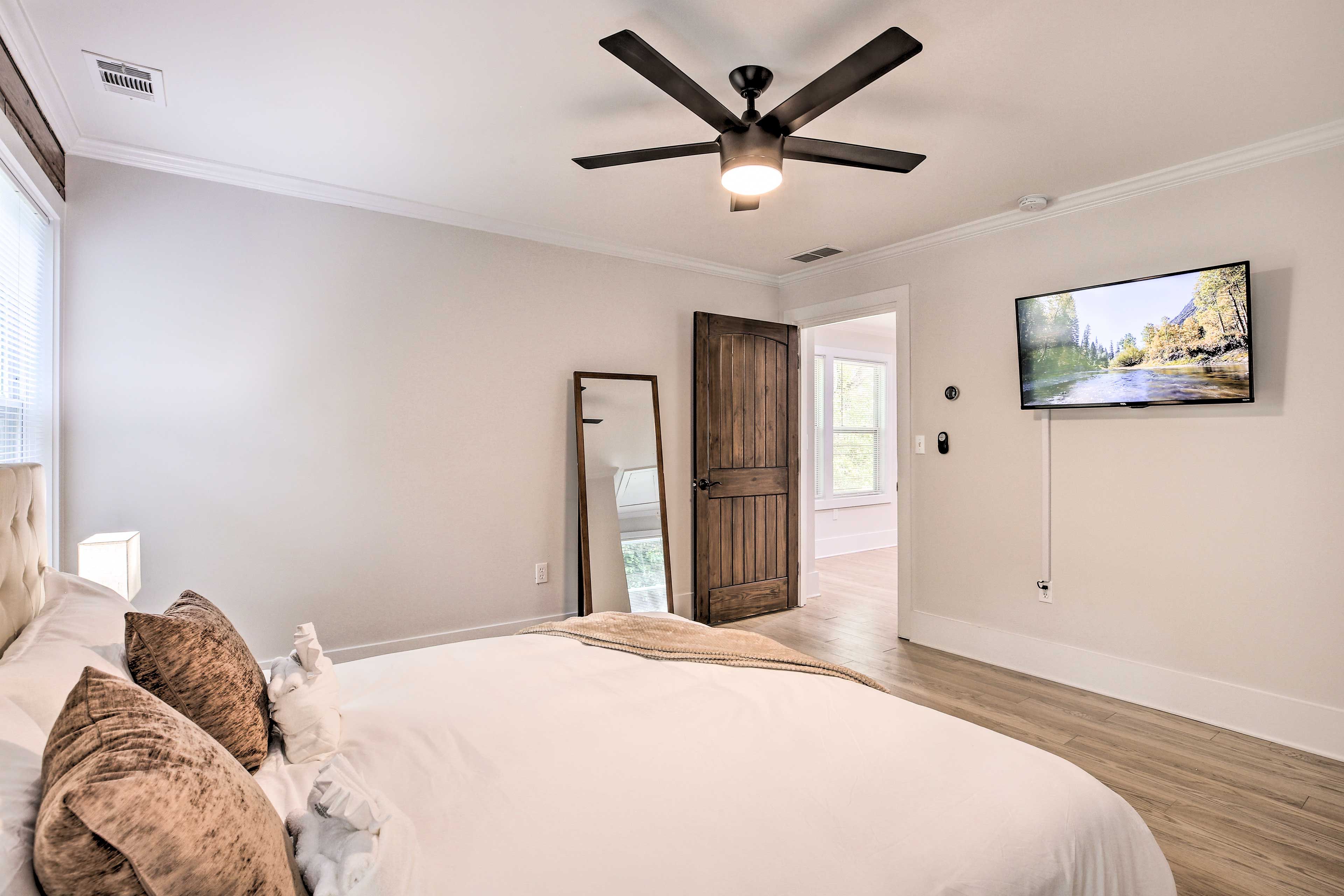 Bedroom 1 | Linens Provided