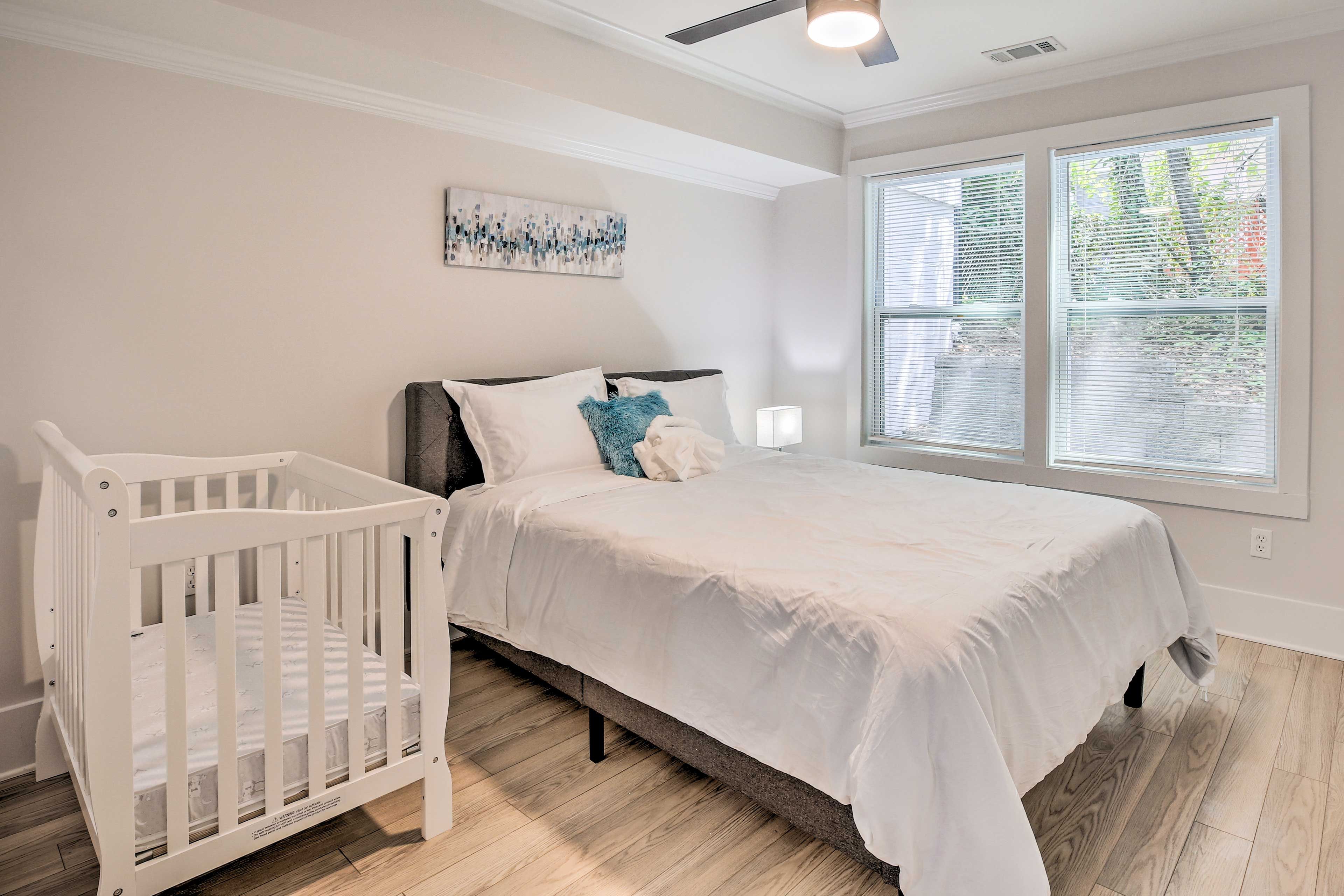 Bedroom 4 | Lower Level | Queen Bed | Crib