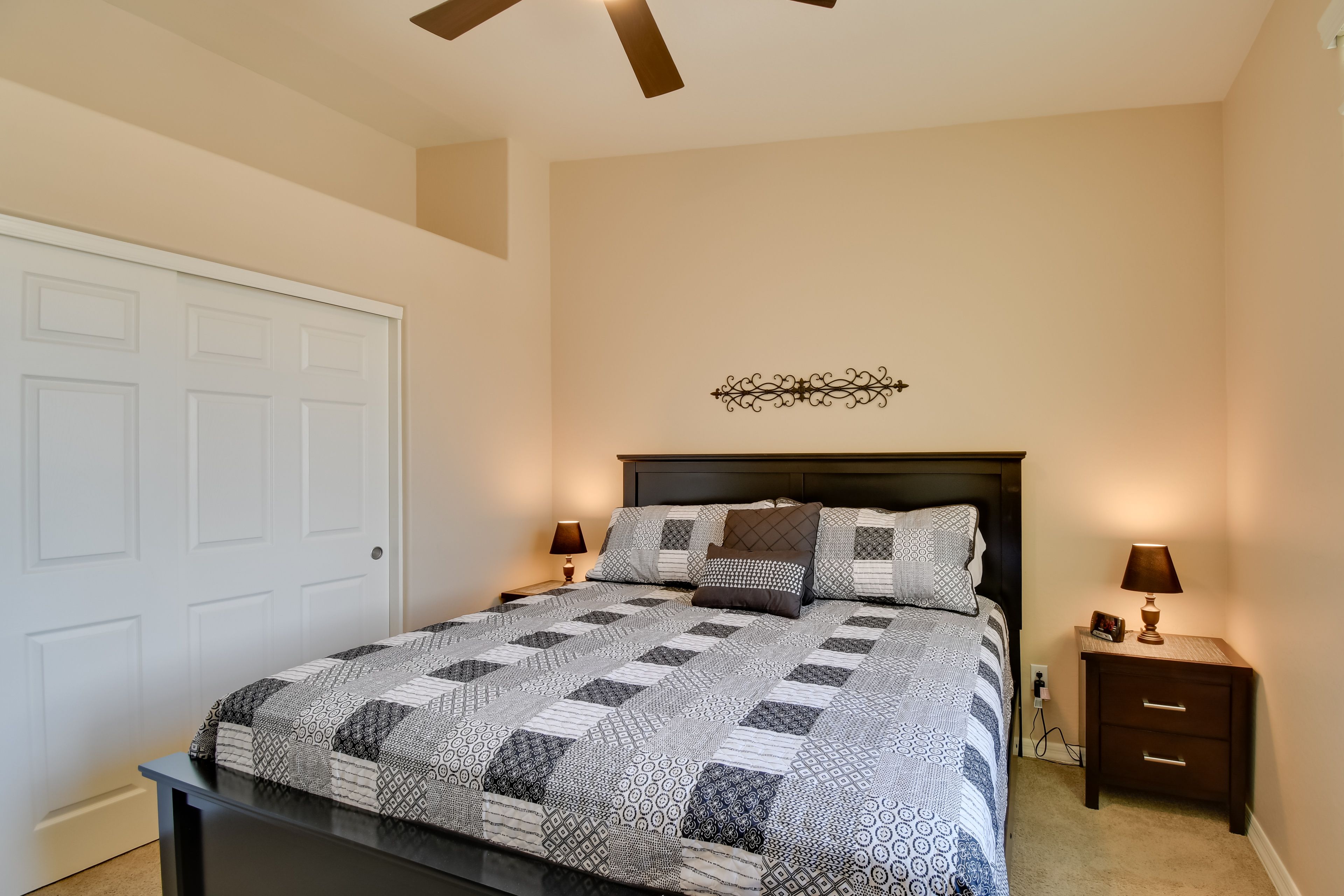 Bedroom 2 | King Bed