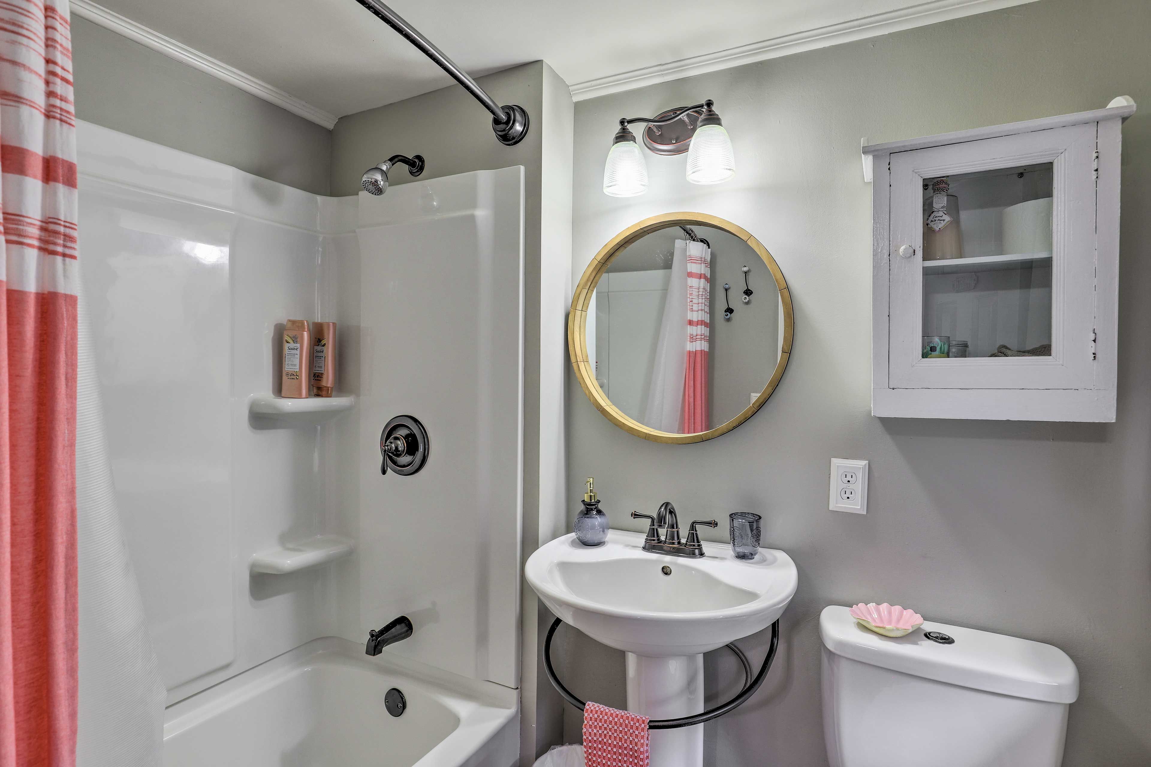 Full Bathroom