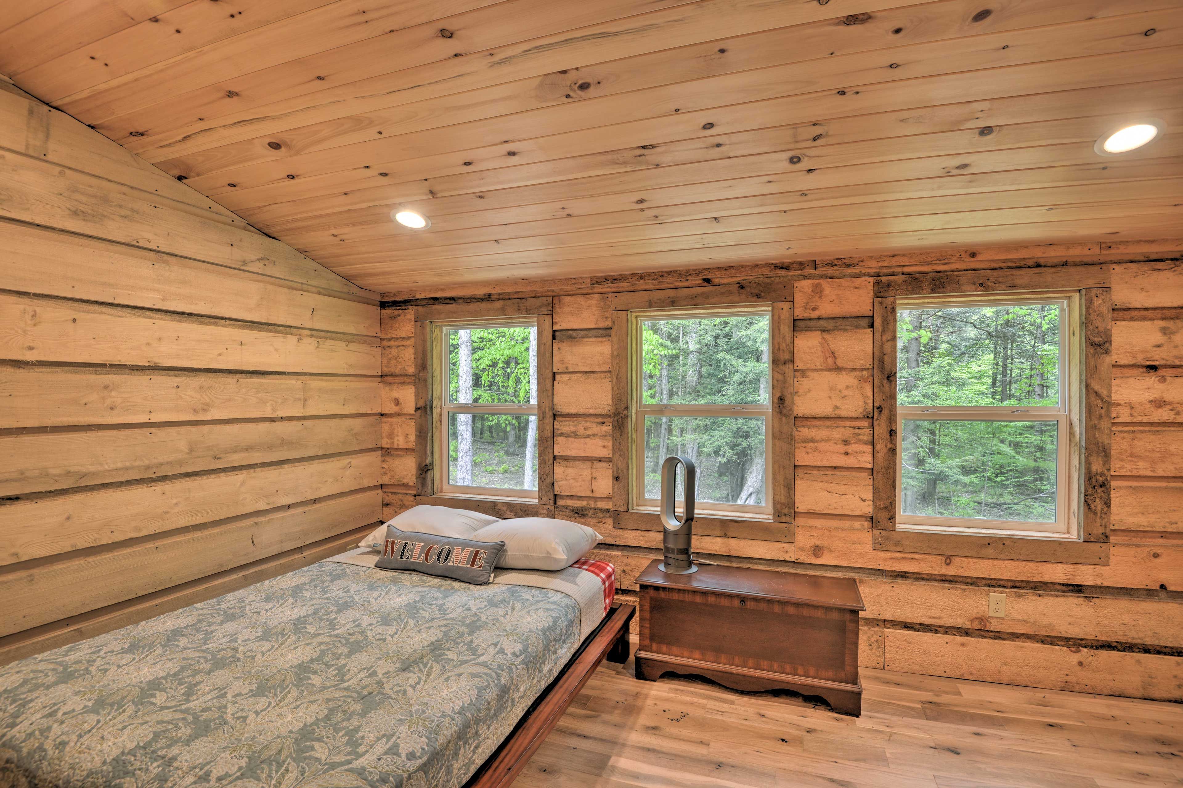 Bedroom 2 | Queen Bed | 1st Floor | Board Games | Linens Provided