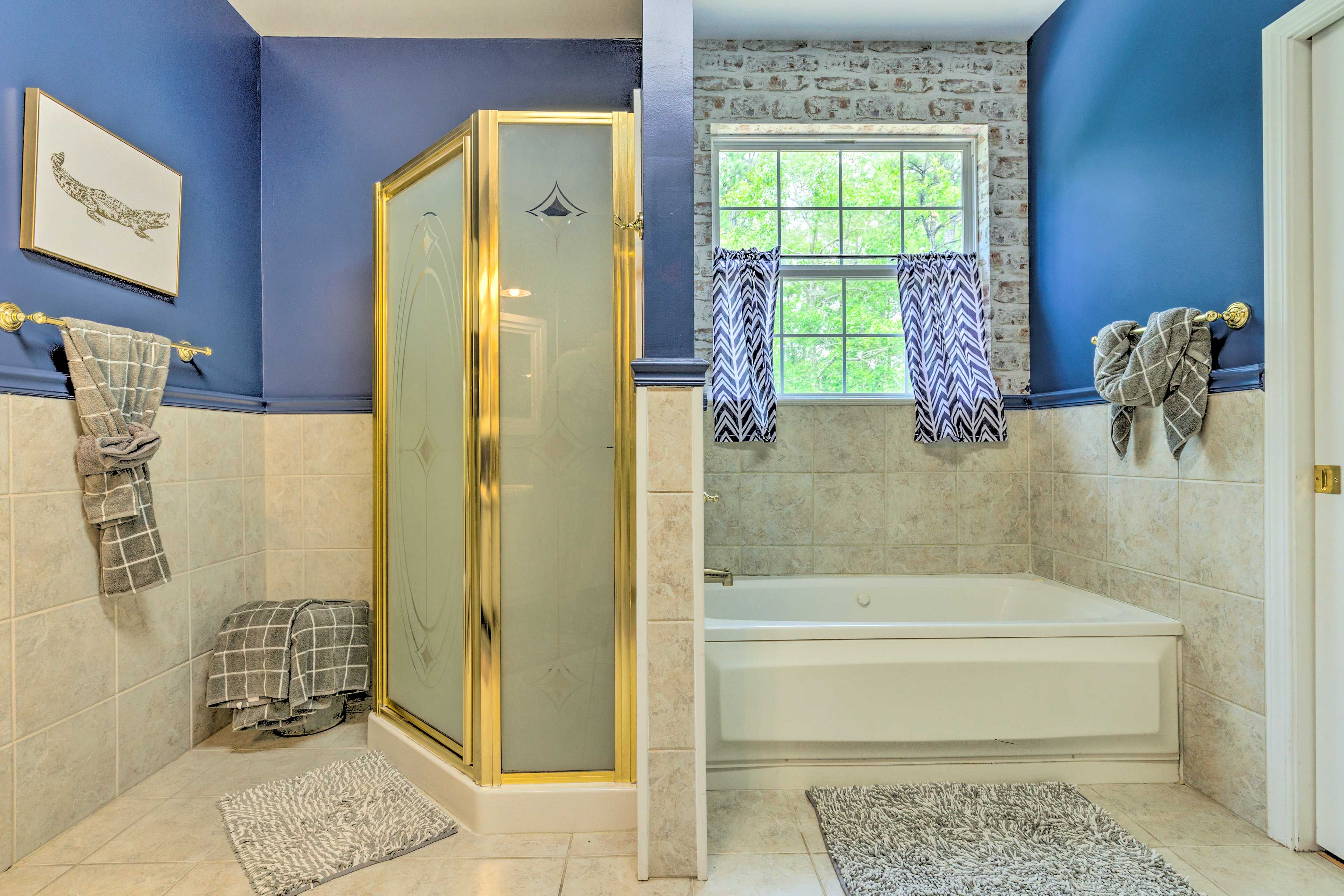 Full Bathroom | Beach Towels