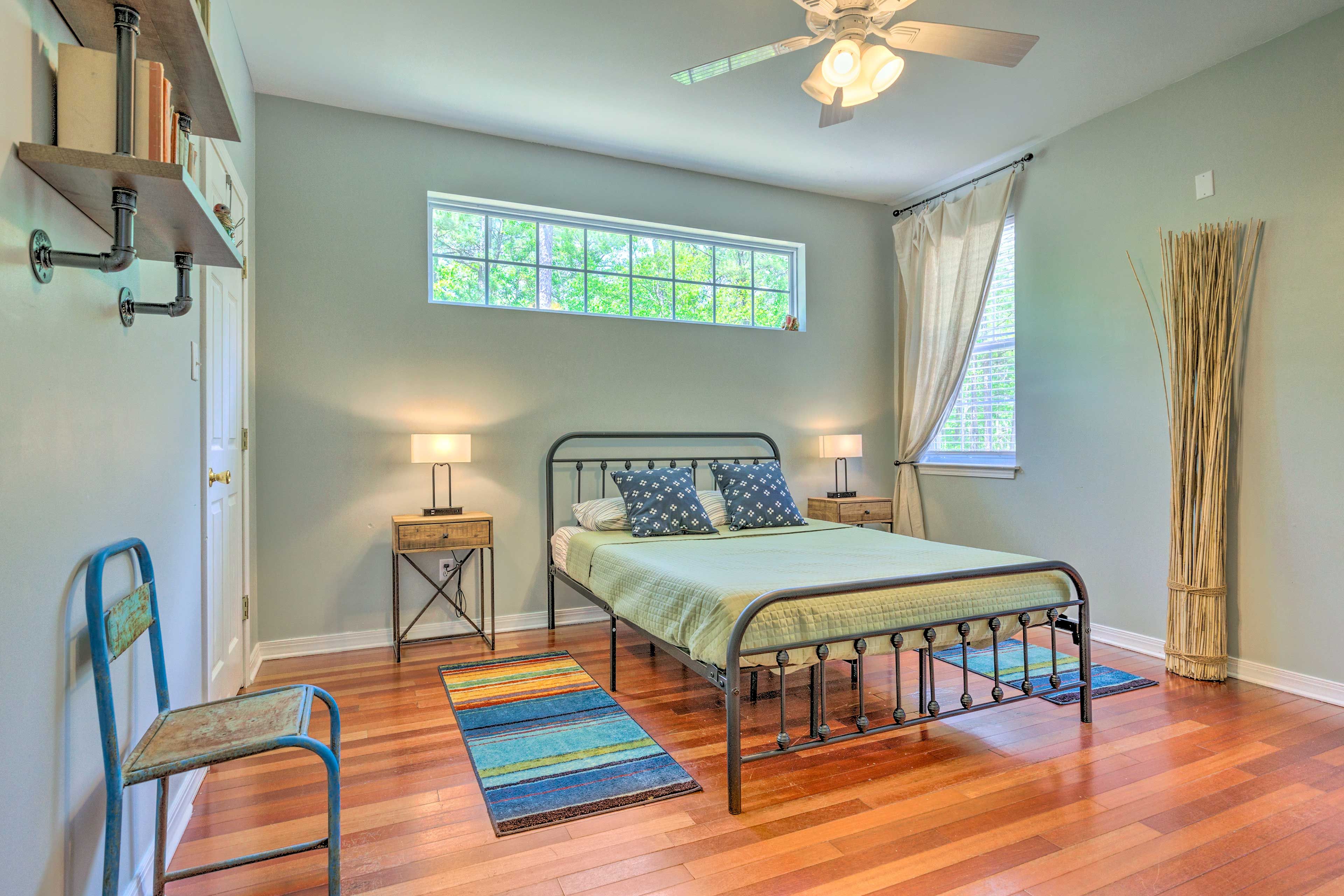 Bedroom 2 | Queen Bed
