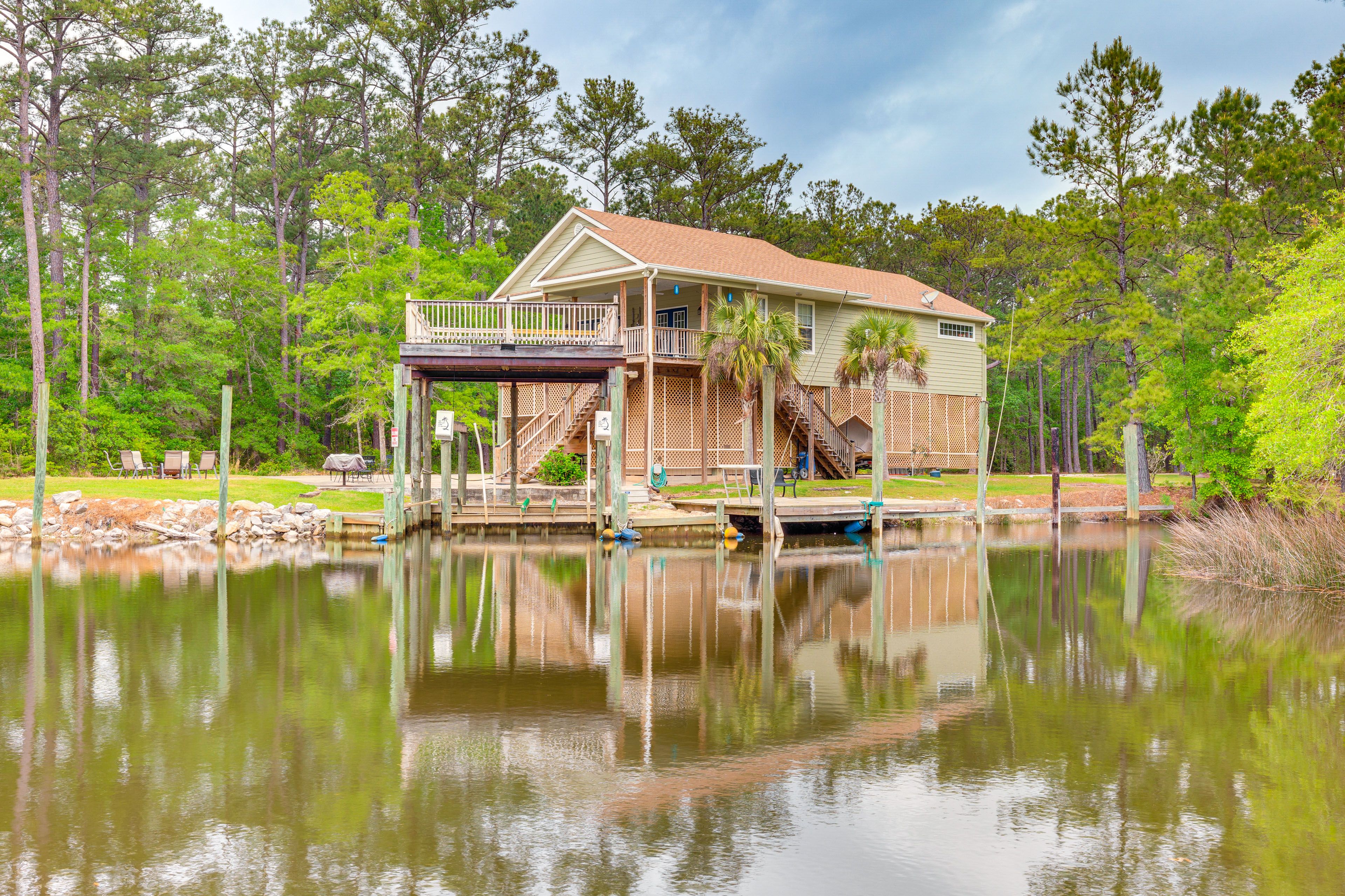 Bayou La Batre Vacation Rental | 3BR | 2BA | 1,560 Sq Ft | Stairs Required