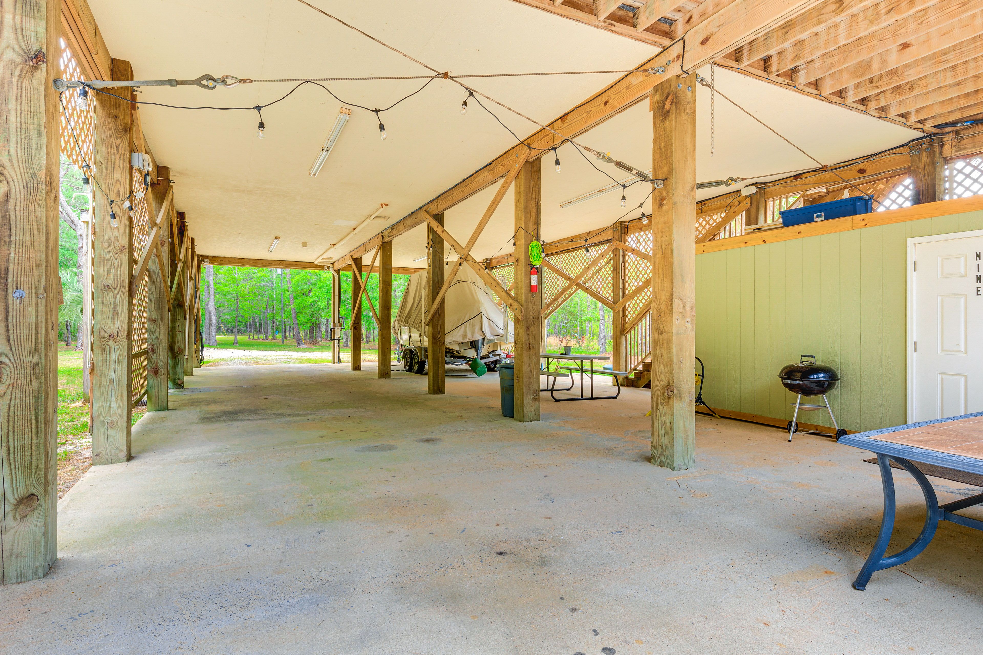 Carport | Charcoal Grill