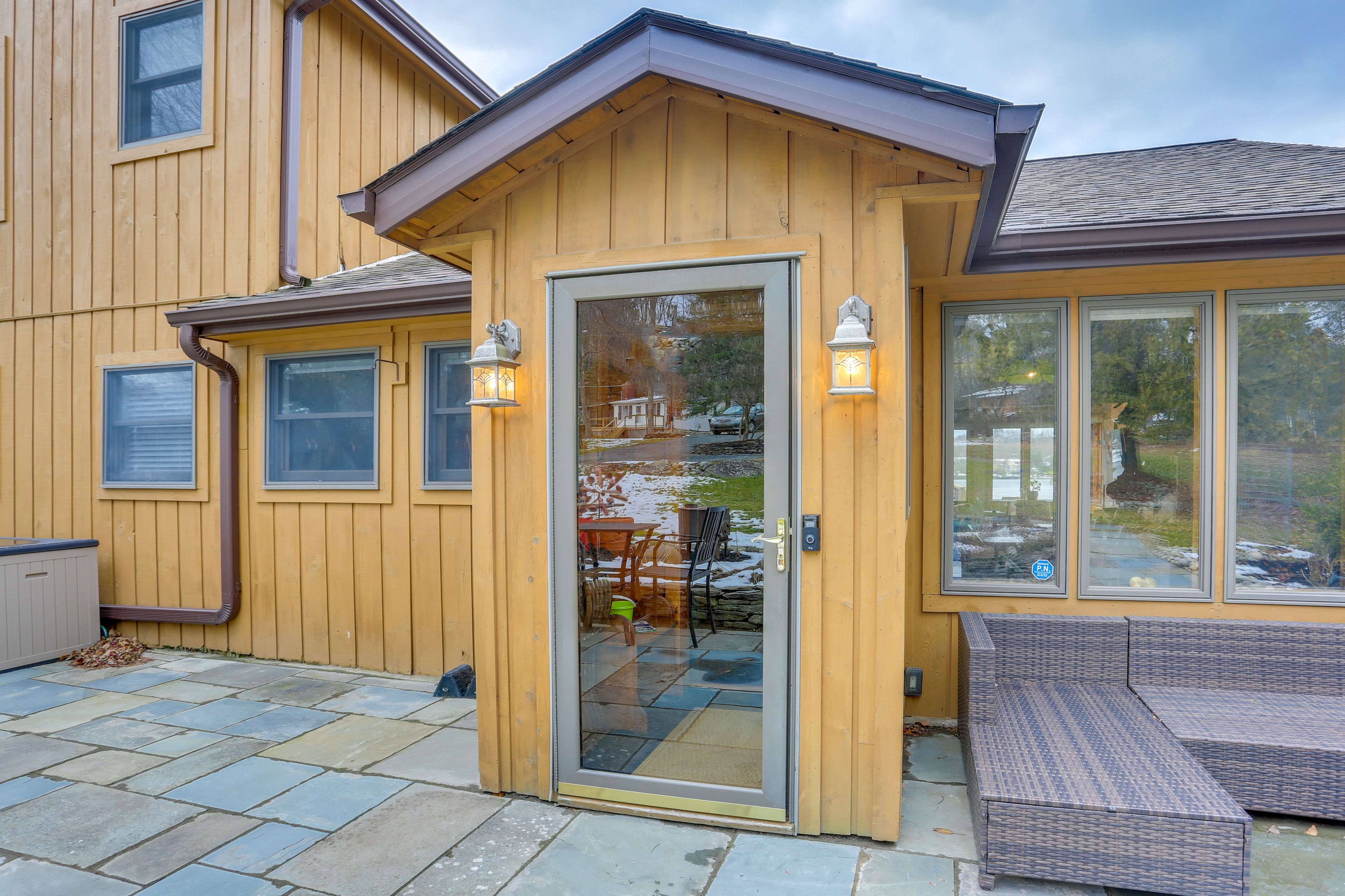 House Exterior | Keyless Entry