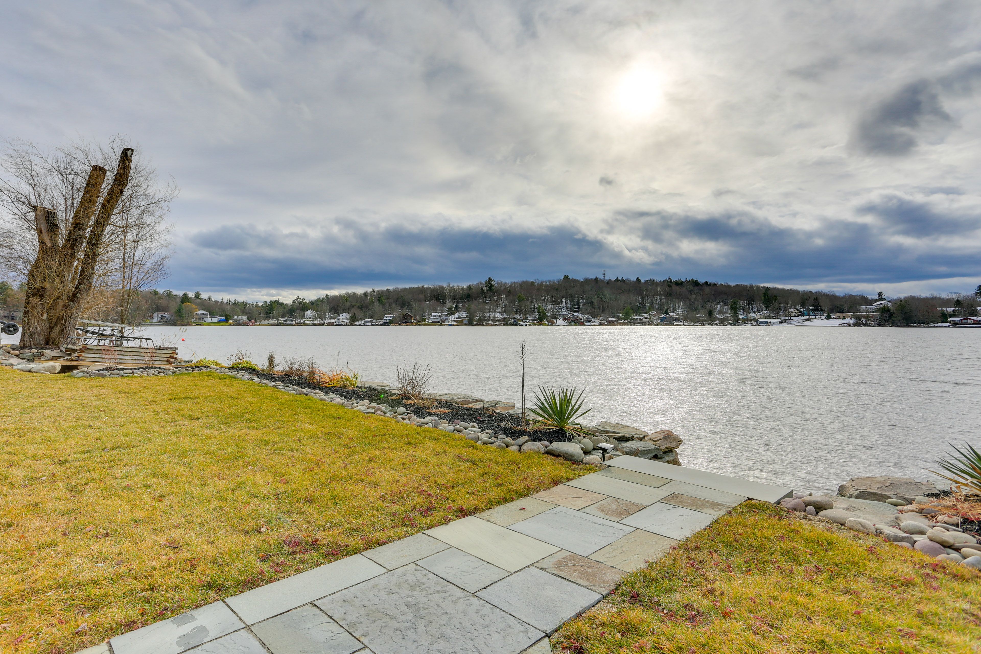 House Exterior | Lake Access | Seasonal Dock | 2 Kayaks