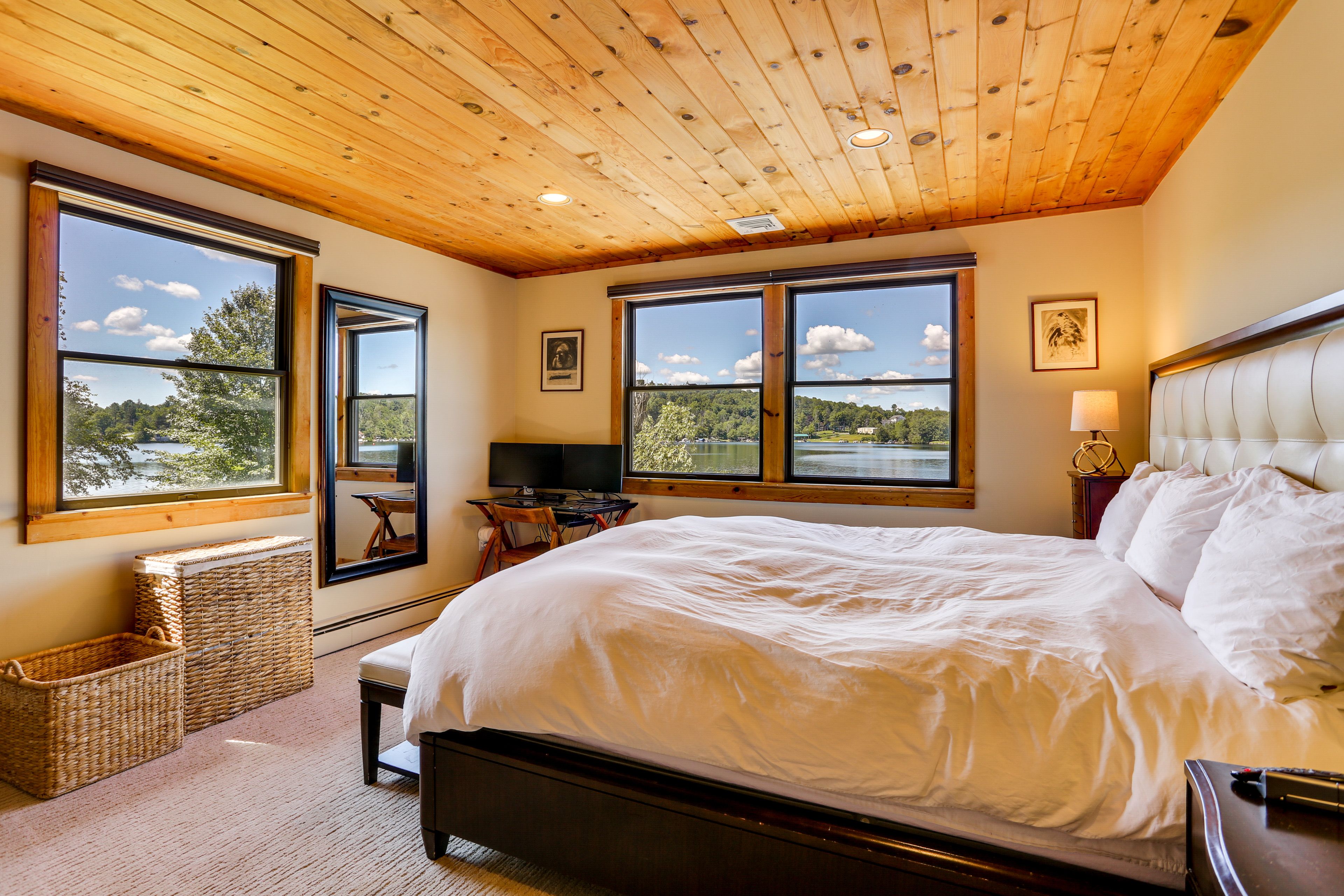 Bedroom 3 | King Bed | Laptop Workspace | 2nd Floor