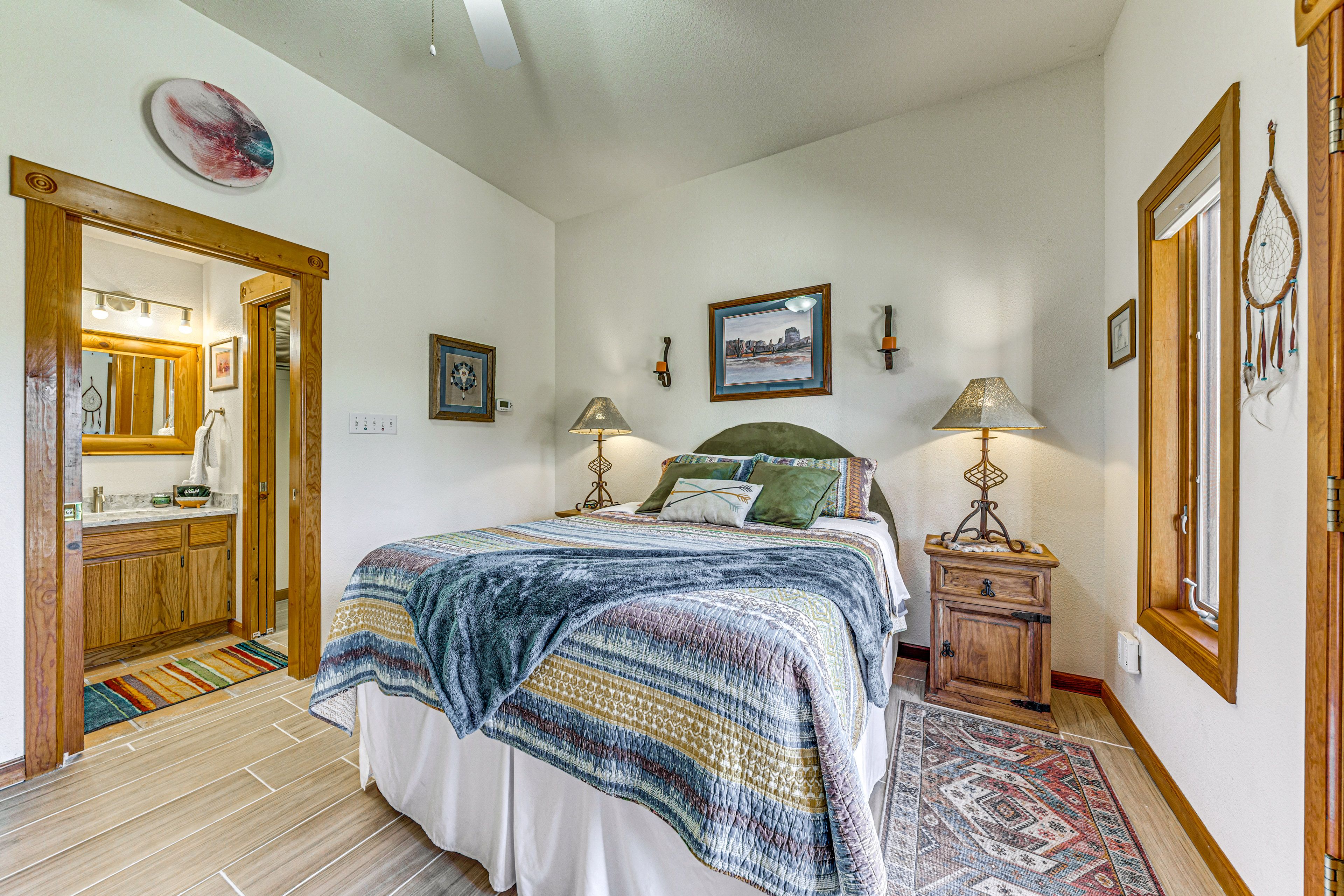 Bedroom 1 | Queen Bed | En-Suite Bathroom