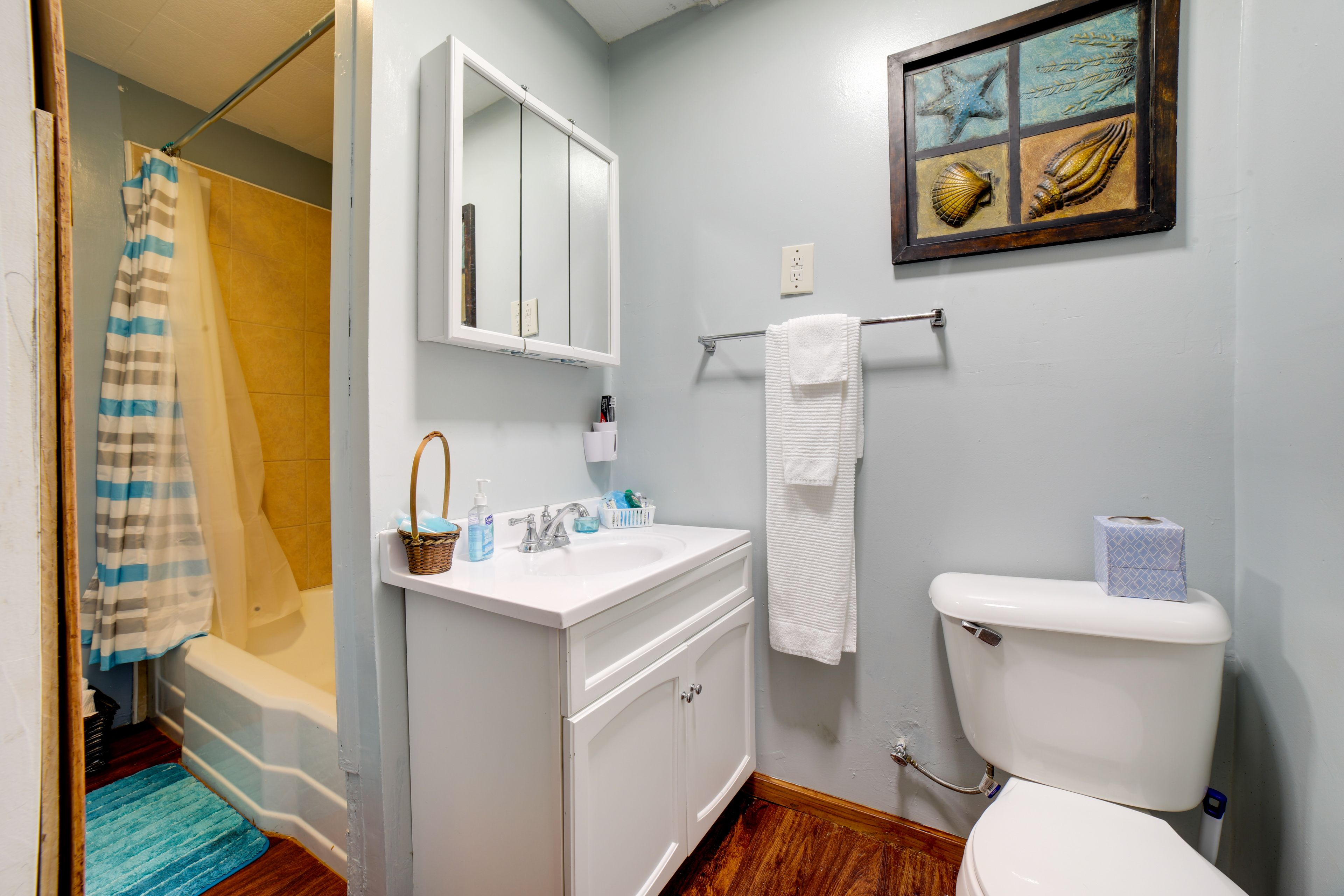 Full Bathroom