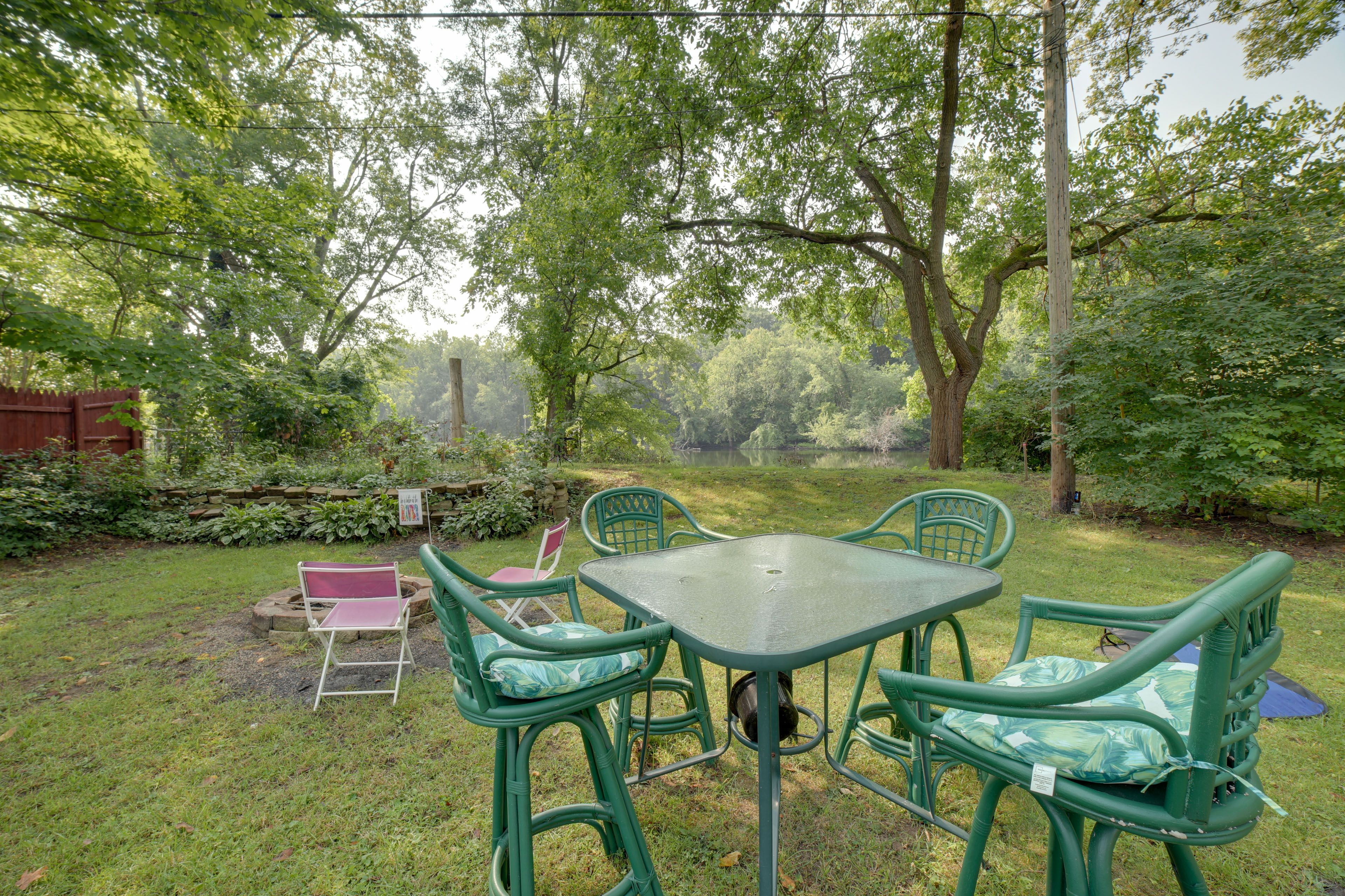 Yard Area | Grill