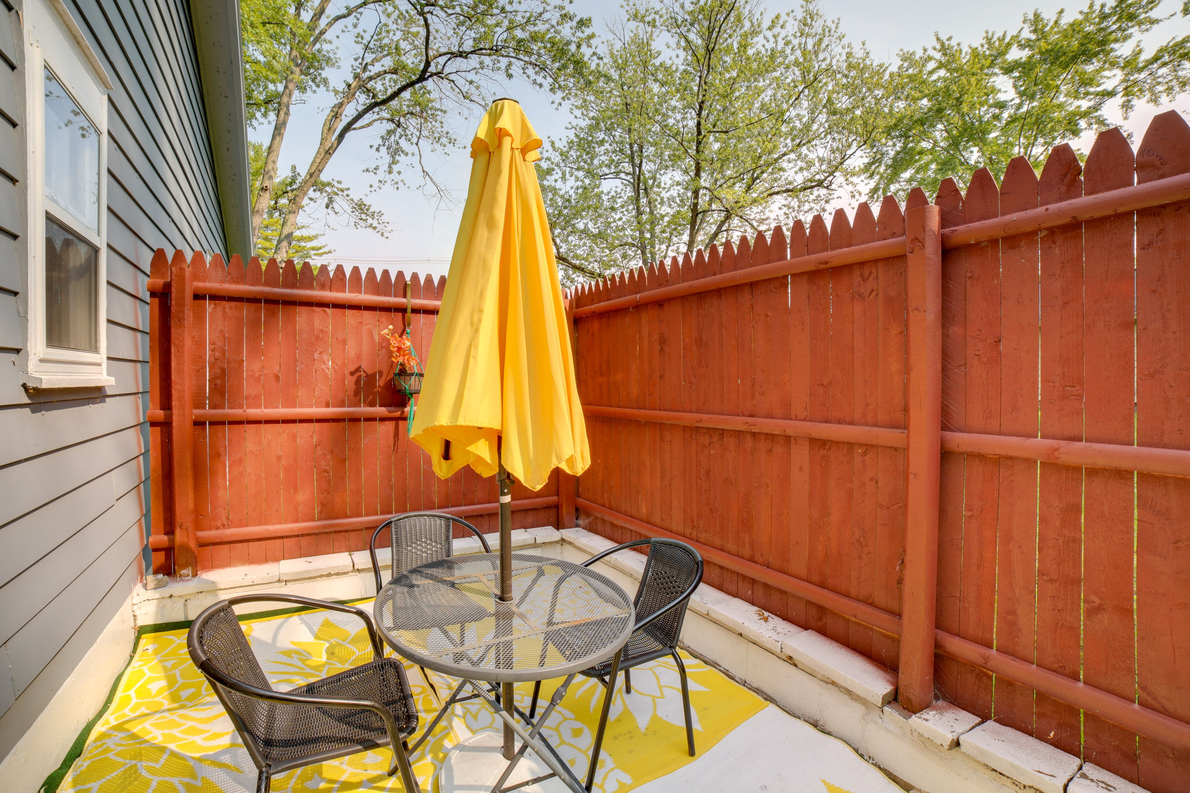Niles Vacation Rental | 2BR | 1BA | 800 Sq Ft | Step Required to Enter