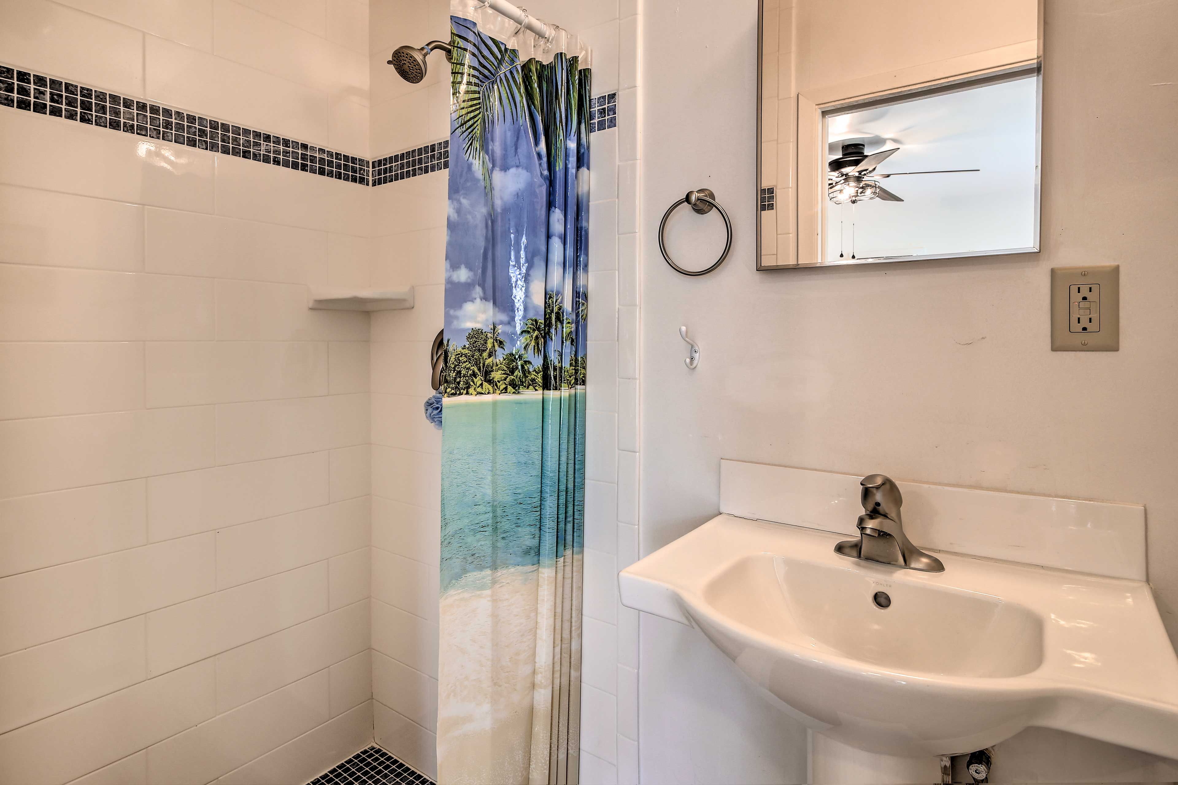 En-Suite Bathroom | Complimentary Toiletries | Hair Dryer