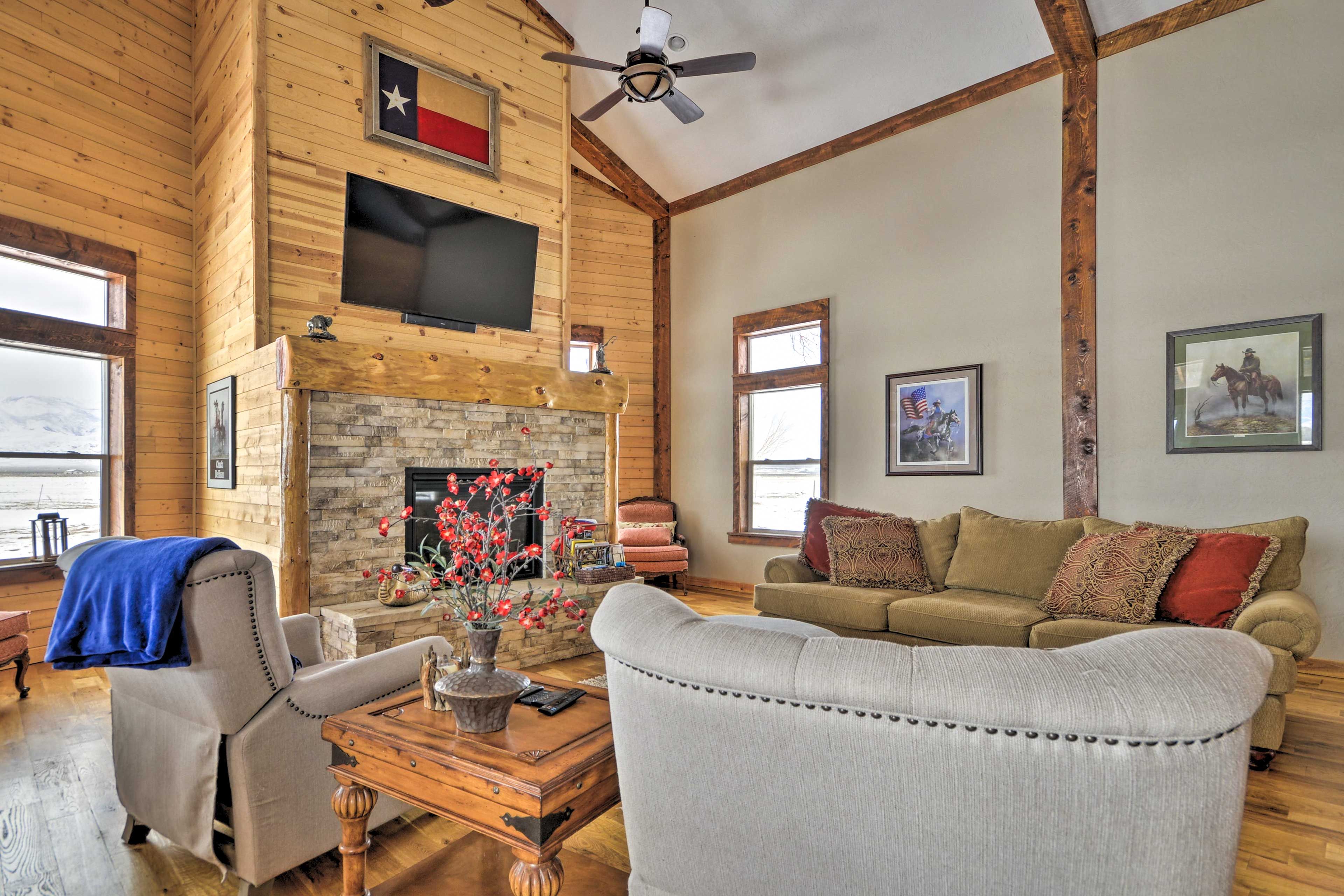 Living Room | Smart TV