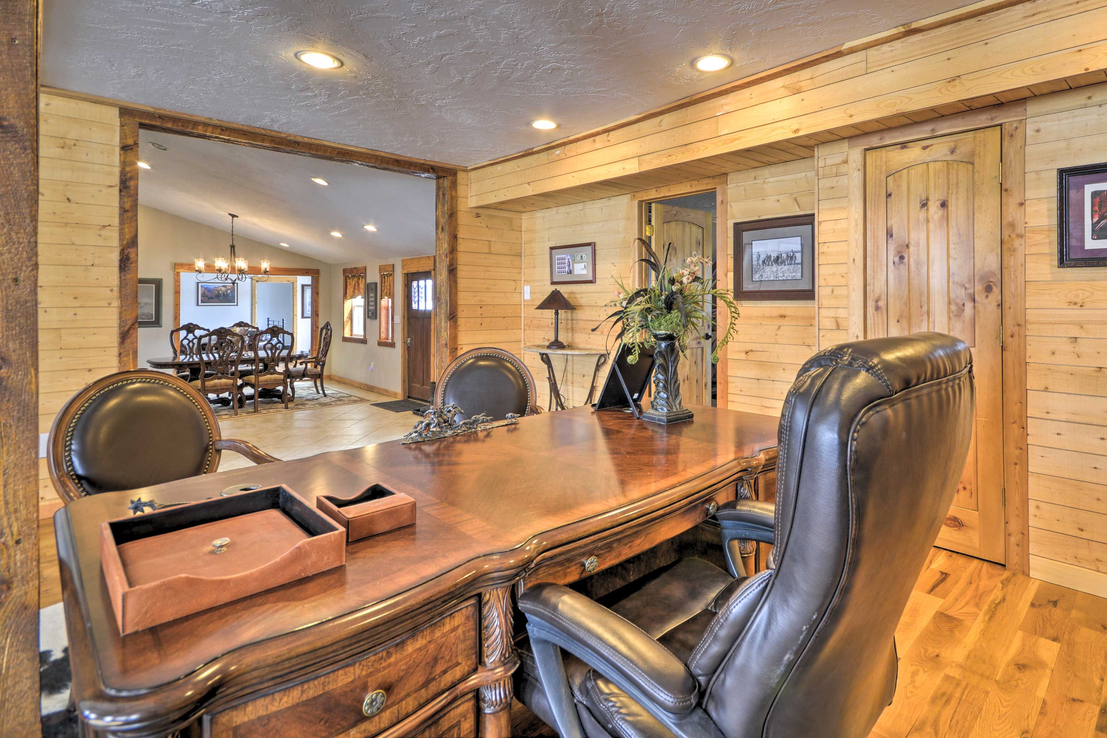 Office | Keyless Entry | Free WiFi