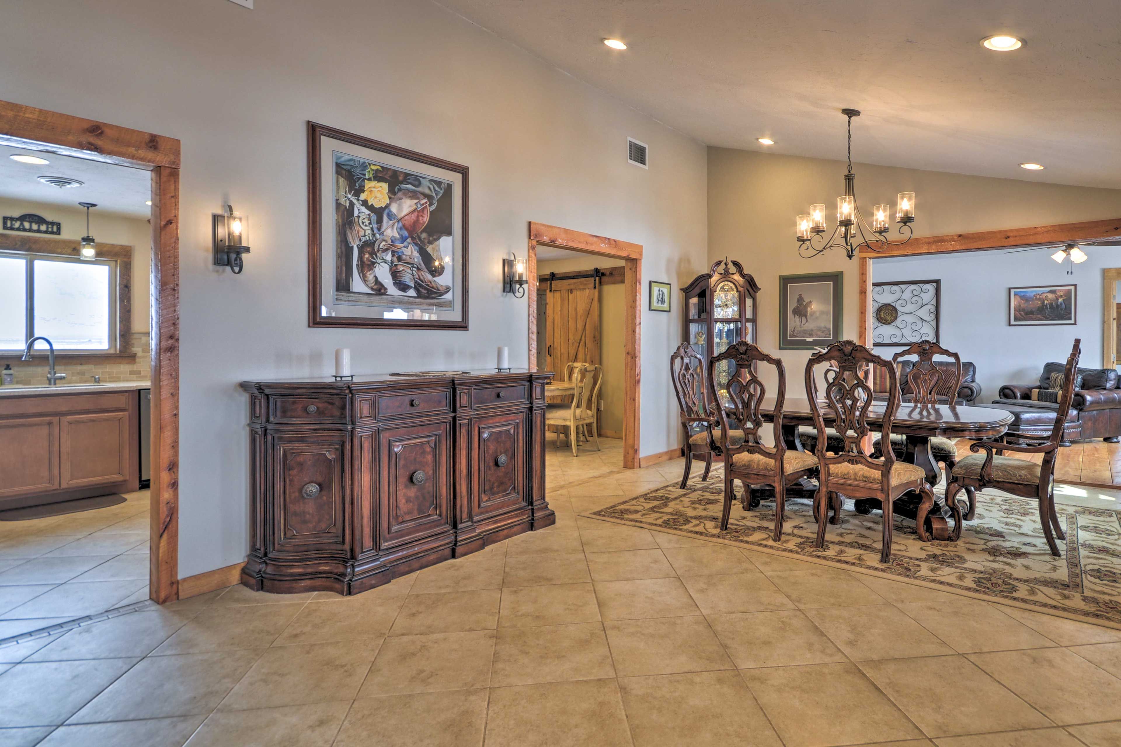 Dining Room | Dishware & Flatware Provided