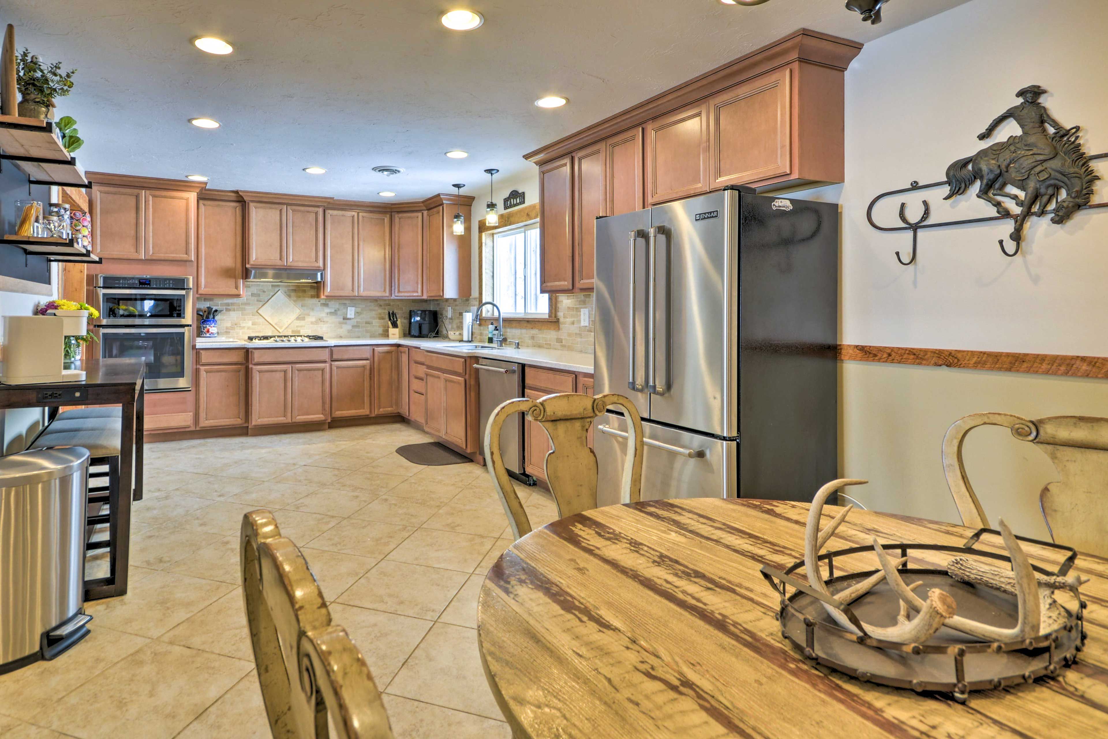 Kitchen | Breakfast Table
