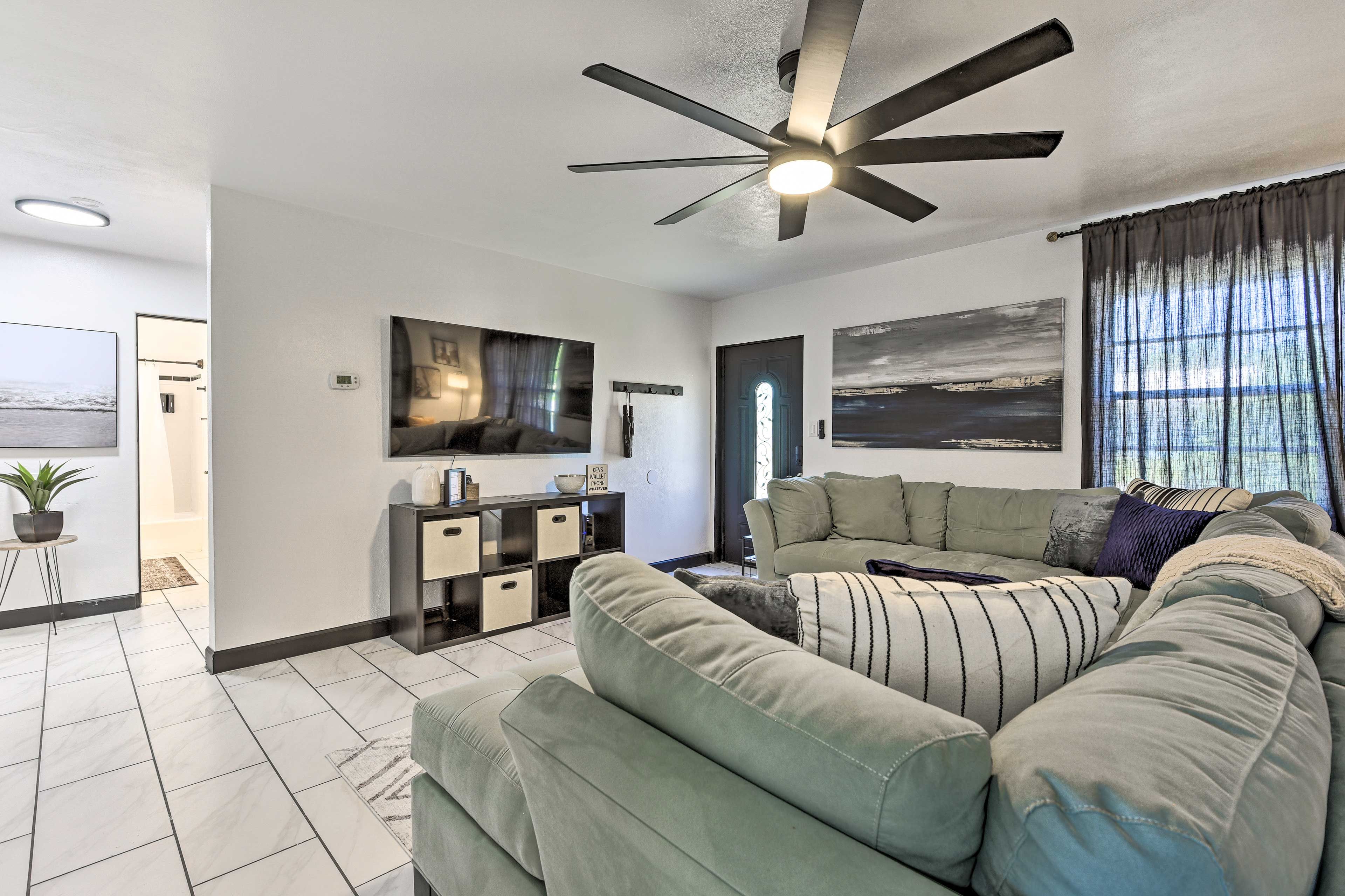 Living Room | Central A/C & Heat