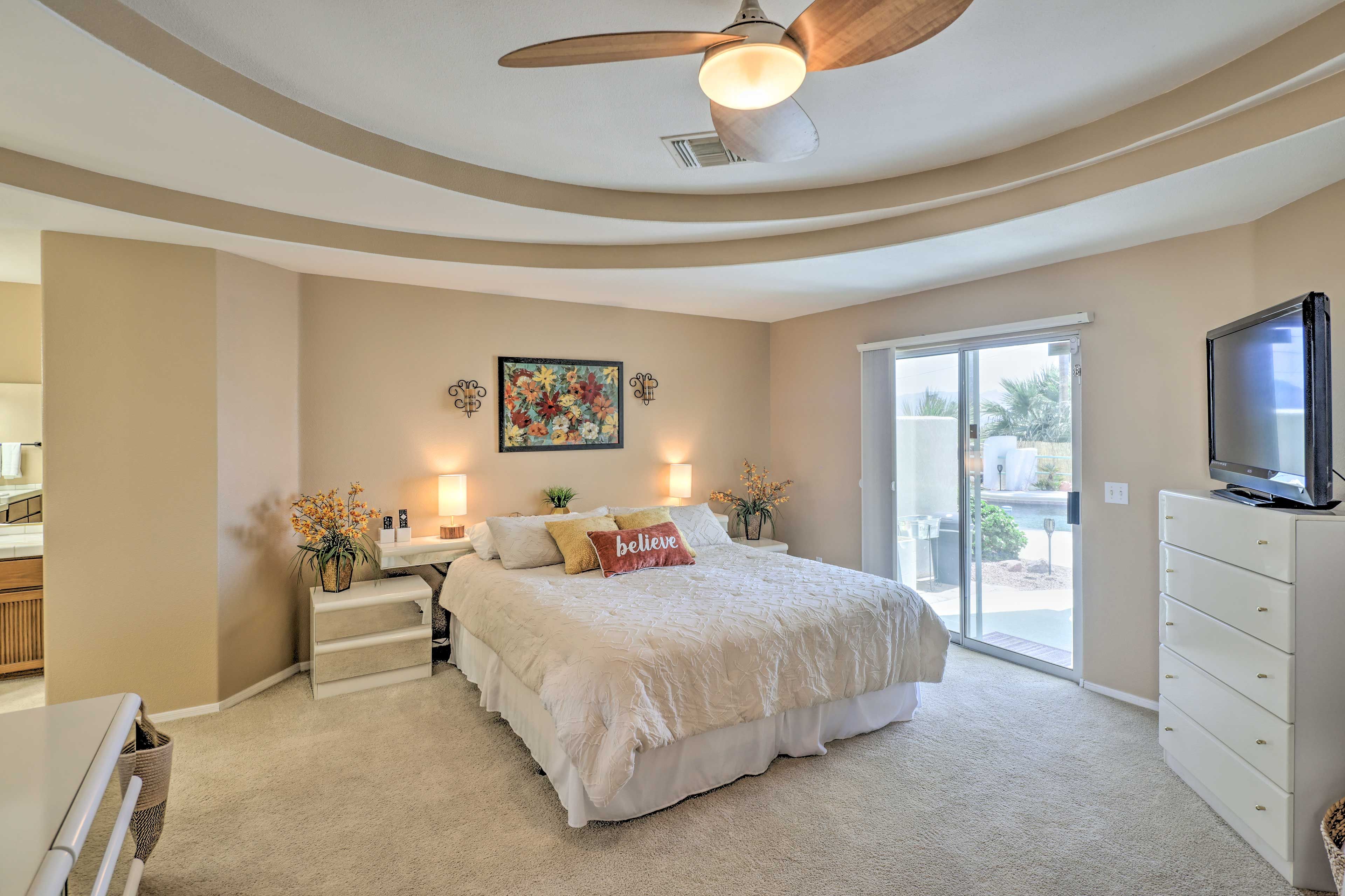 Bedroom 1 | King Bed | Main Floor