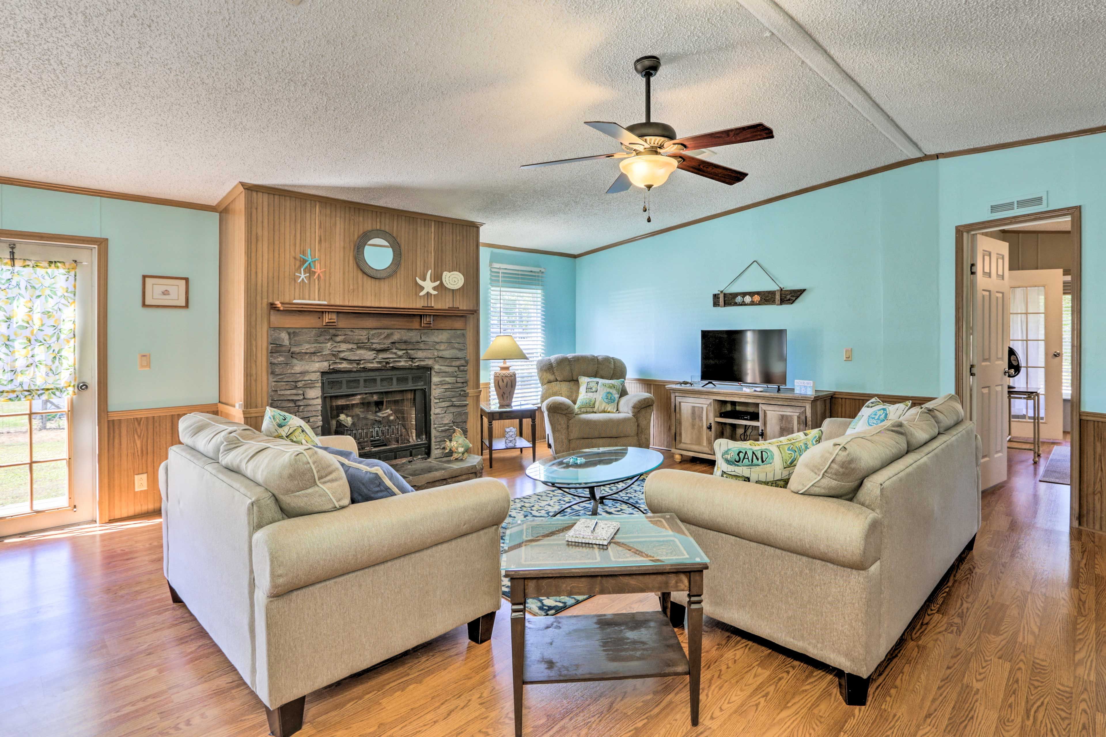 Steinhatchee Vacation Rental | 3BR | 2BA | 1,800 Sq Ft | Steps Required