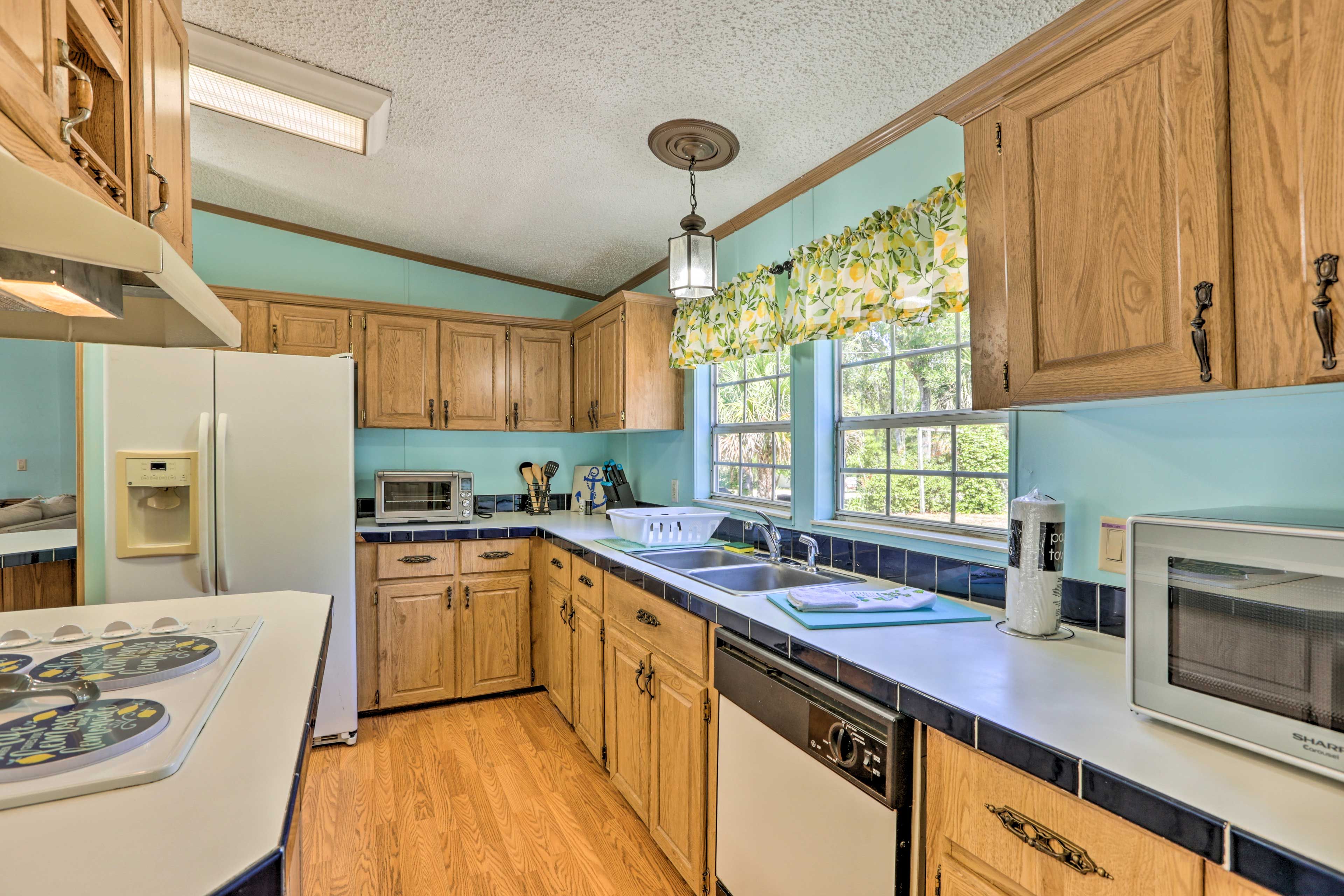 Kitchen | Coffee Maker | Toaster Oven