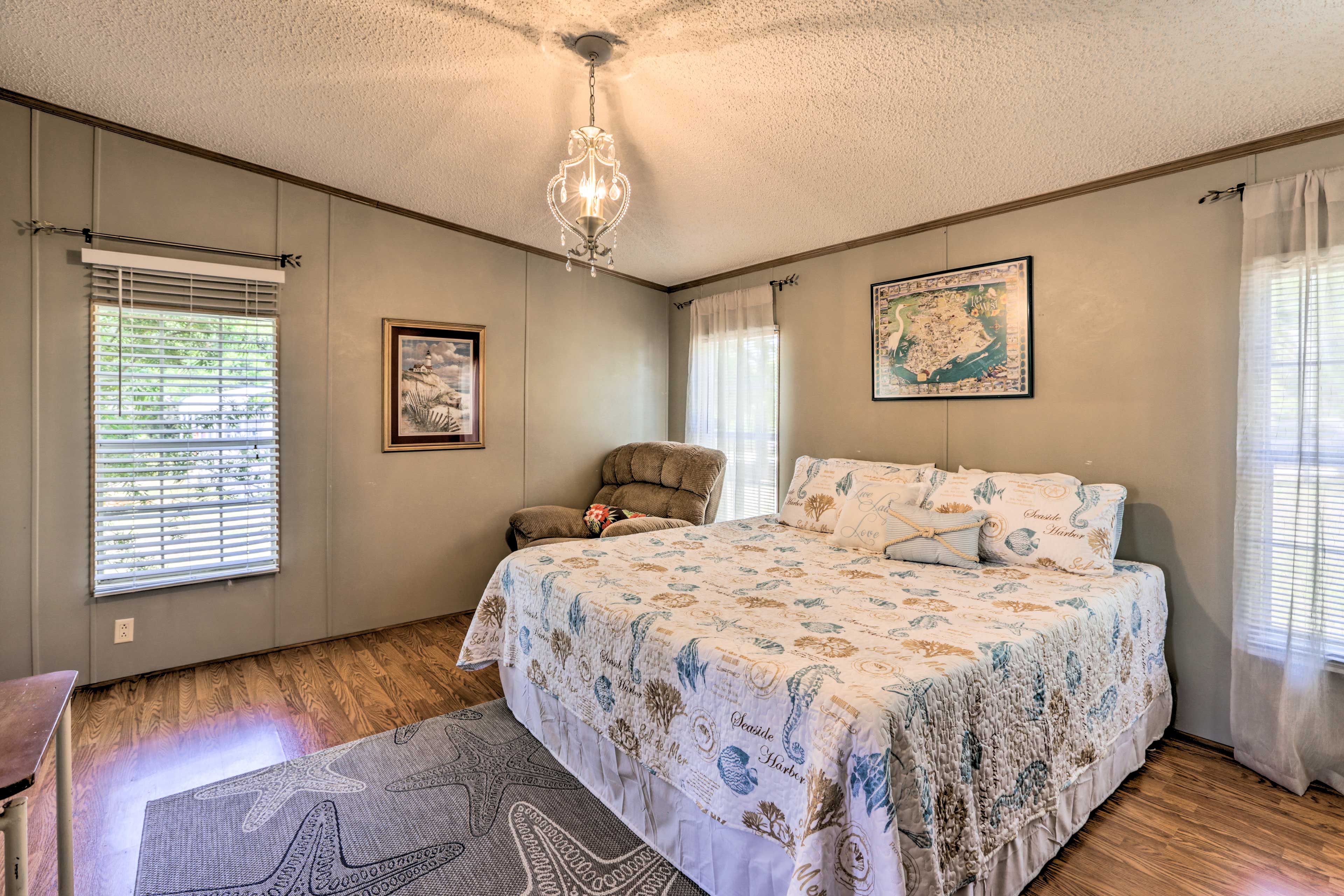 Bedroom 1 | King Bed