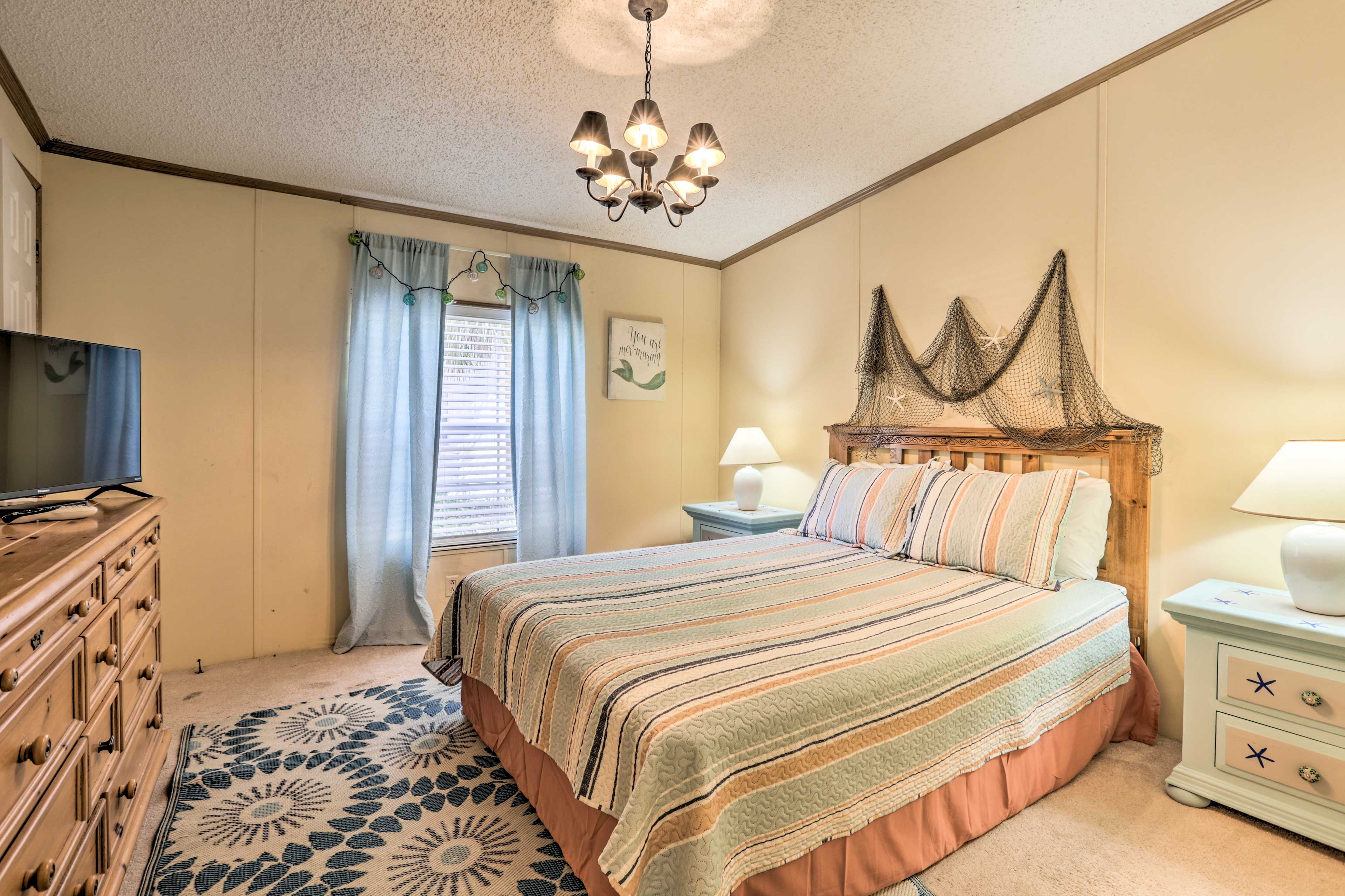 Bedroom 2 | Queen Bed