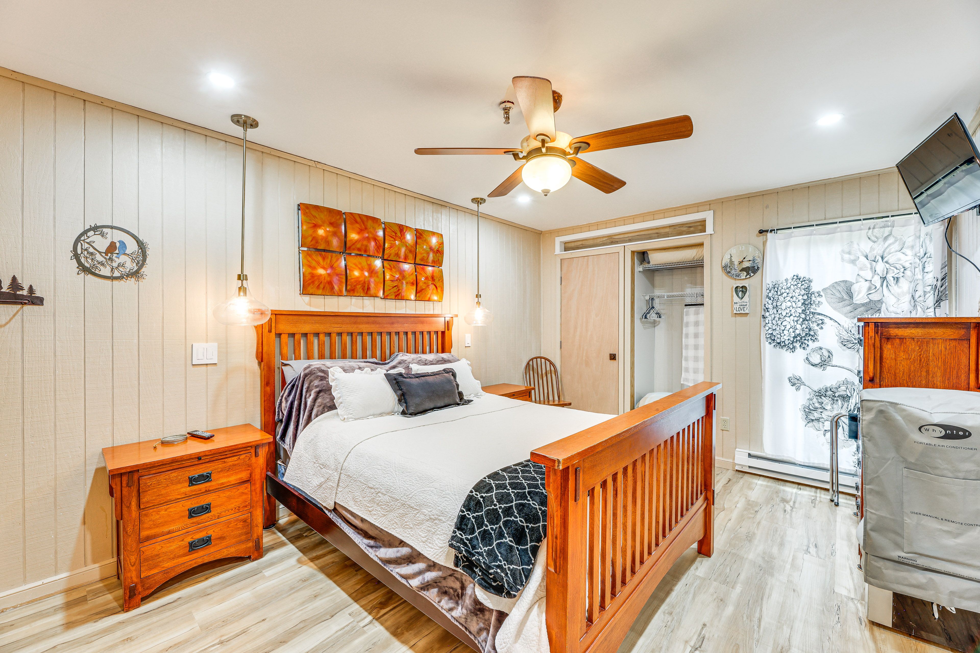 Bedroom 1 | Queen Bed | Linens Provided