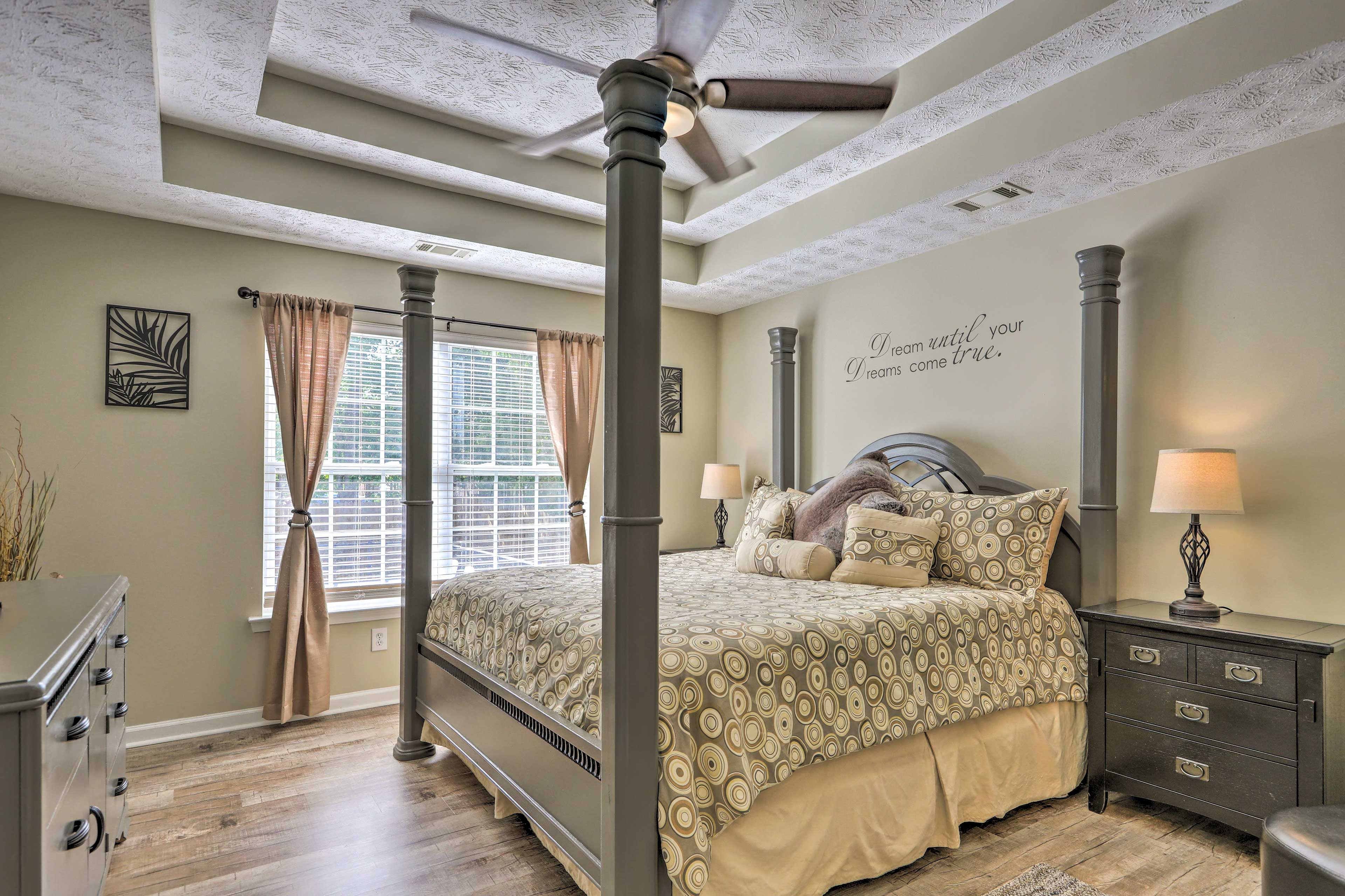 Bedroom 1 | King Bed | Linens Provided