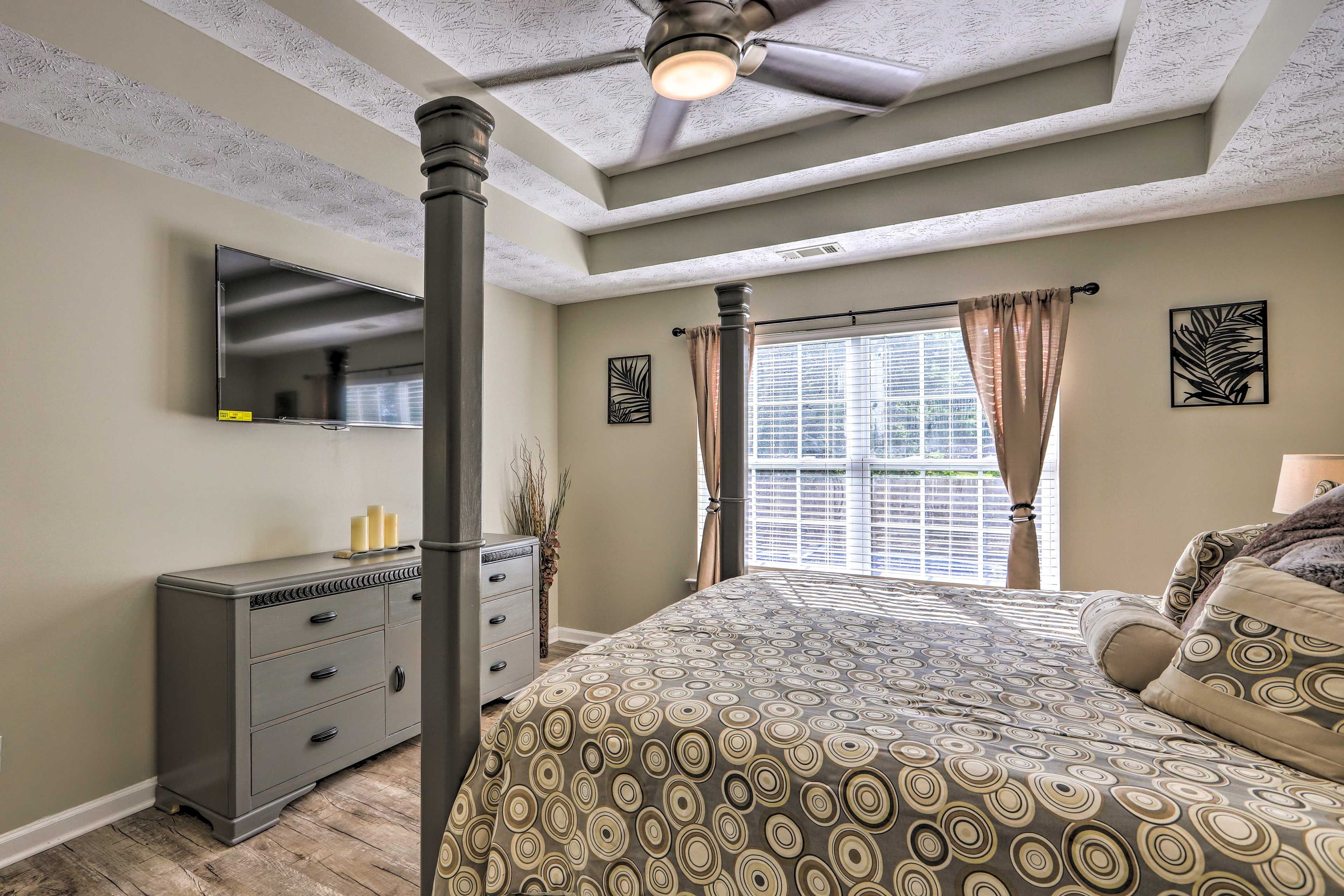 Bedroom 1 | Smart TV | En-Suite Bathroom