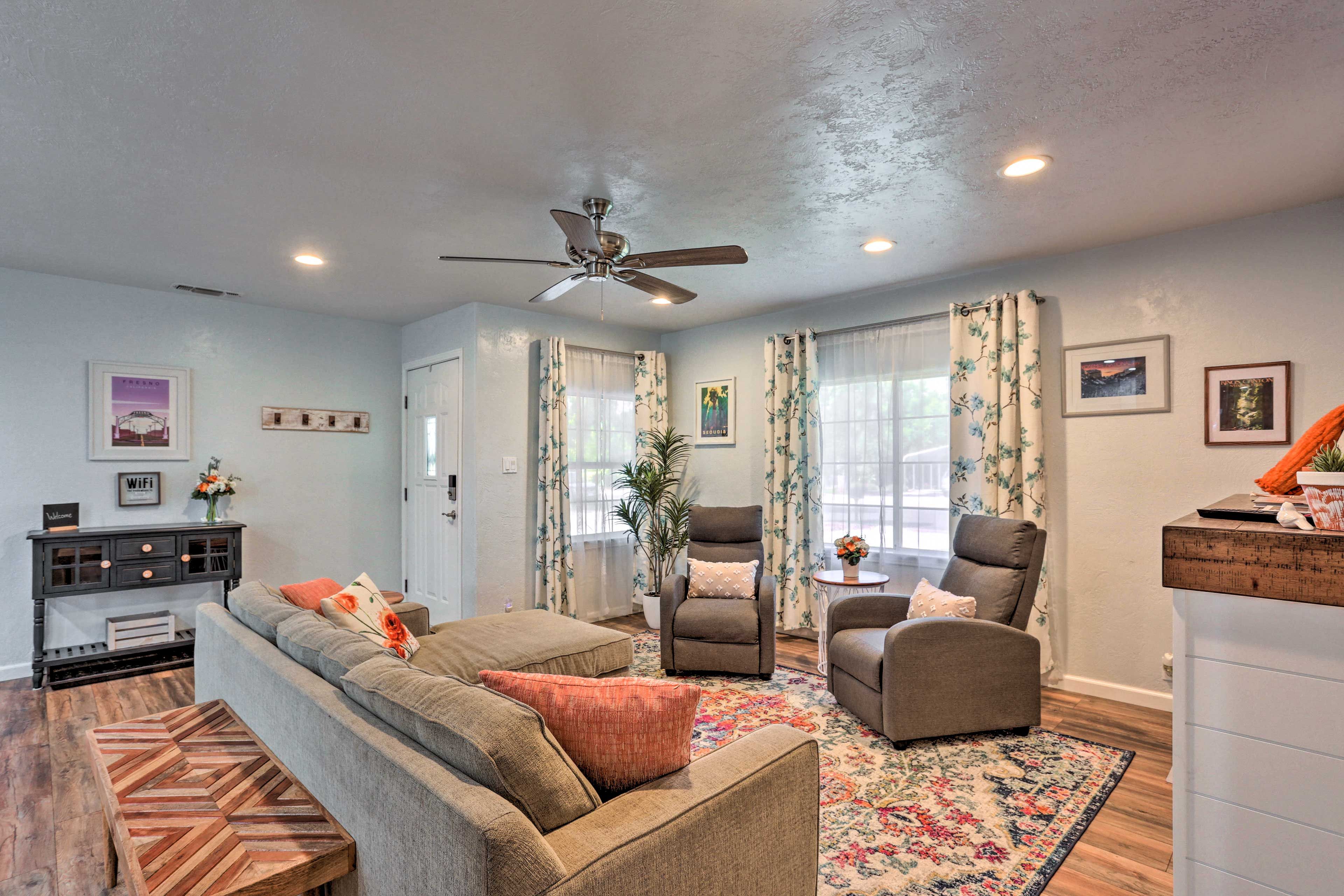 Living Room | Central A/C & Heat | Sleeper Sofa