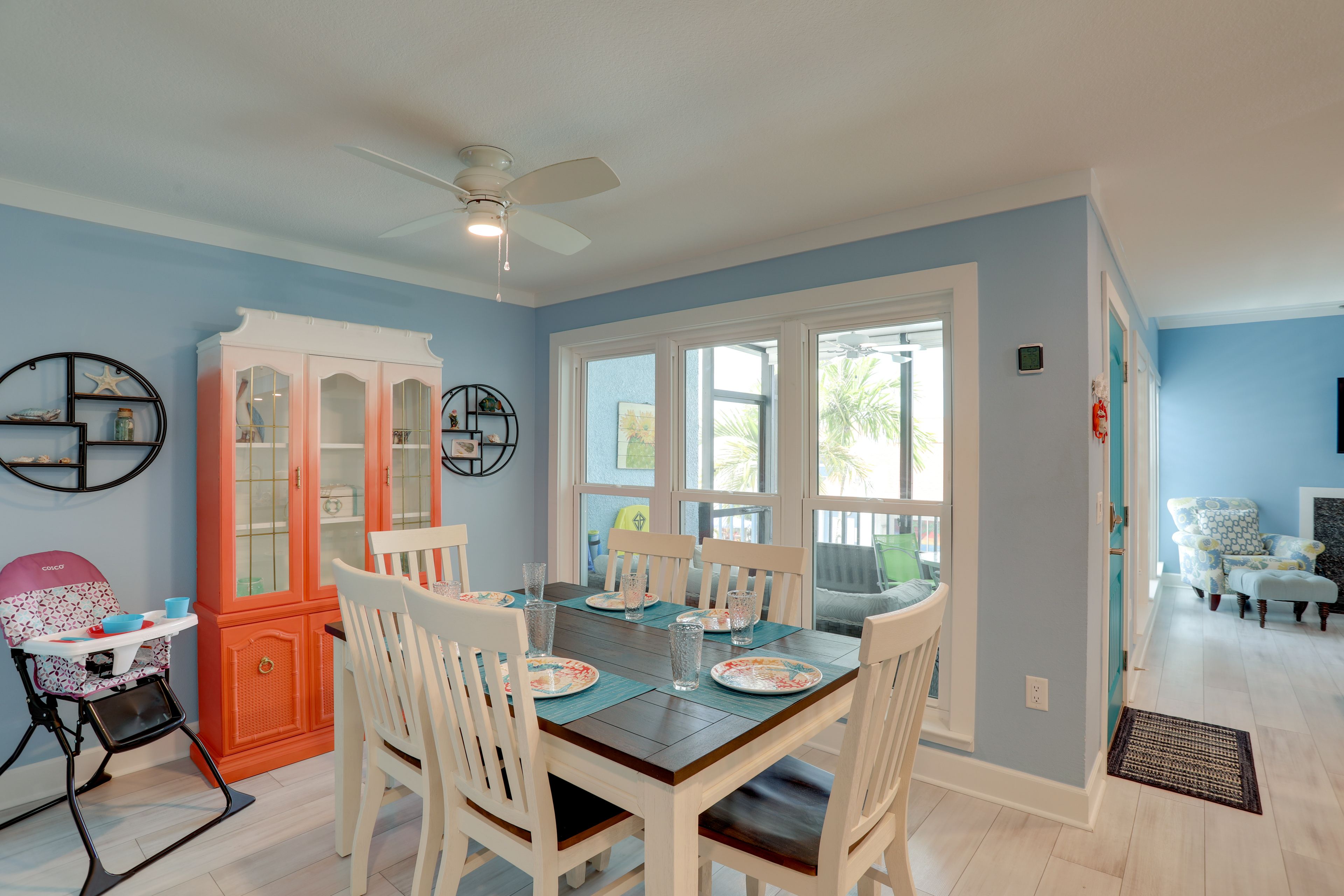 Dining Area | 2-Story Townhome