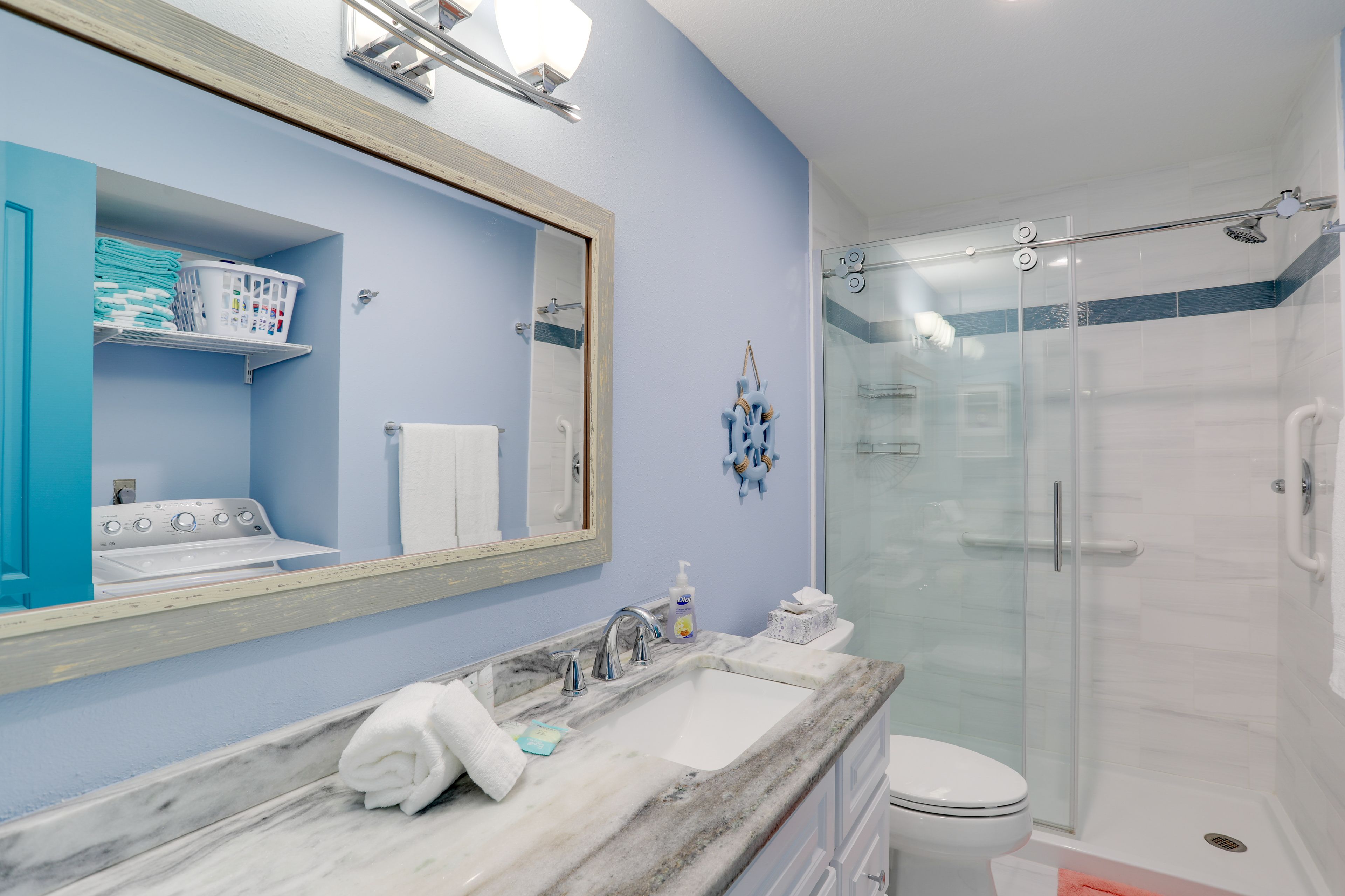 Bathroom | Linens/Towels Provided | Washer/Dryer