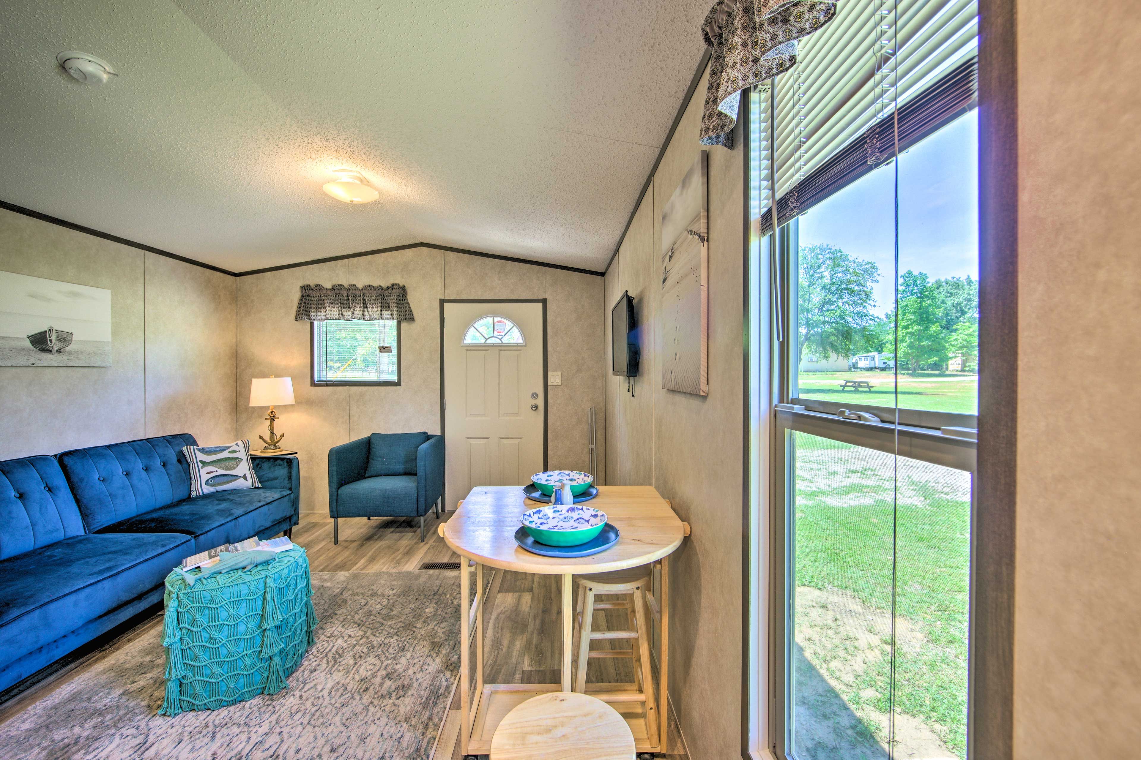 Living Room | Dining Area