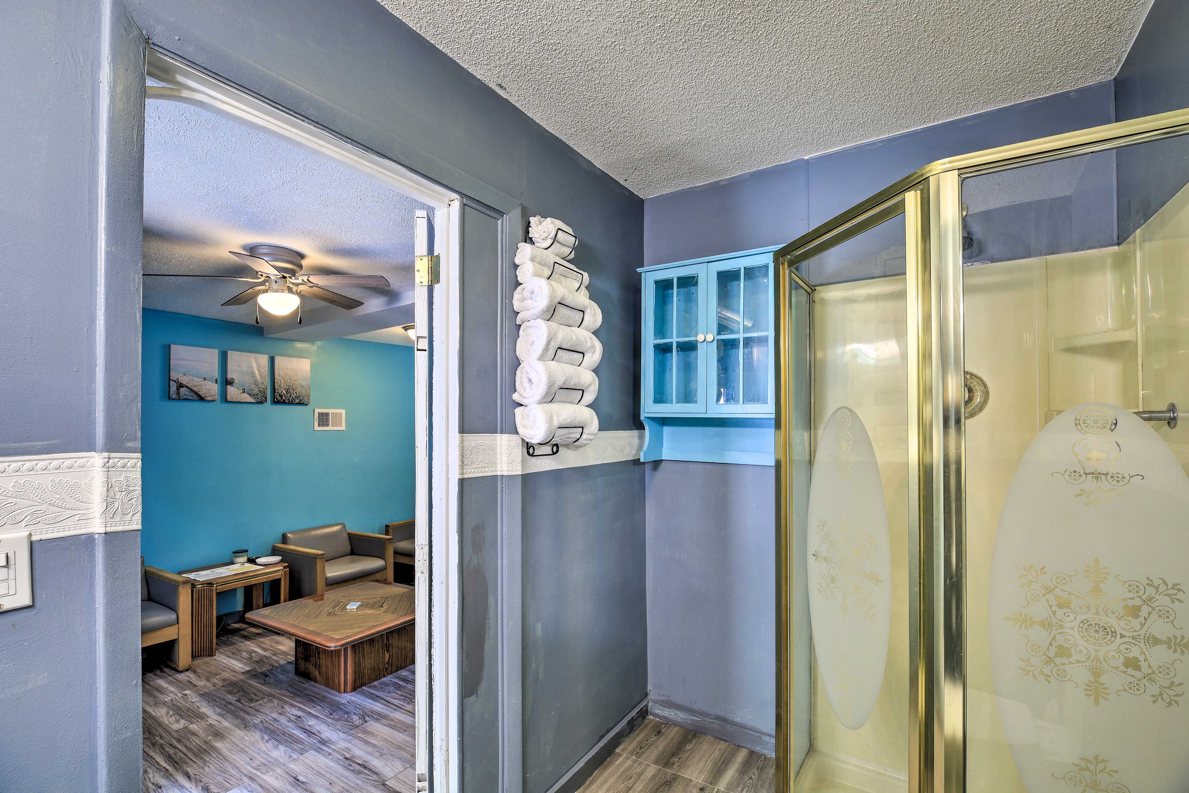 Full Bathroom | Walk-In Shower | Towels Provided