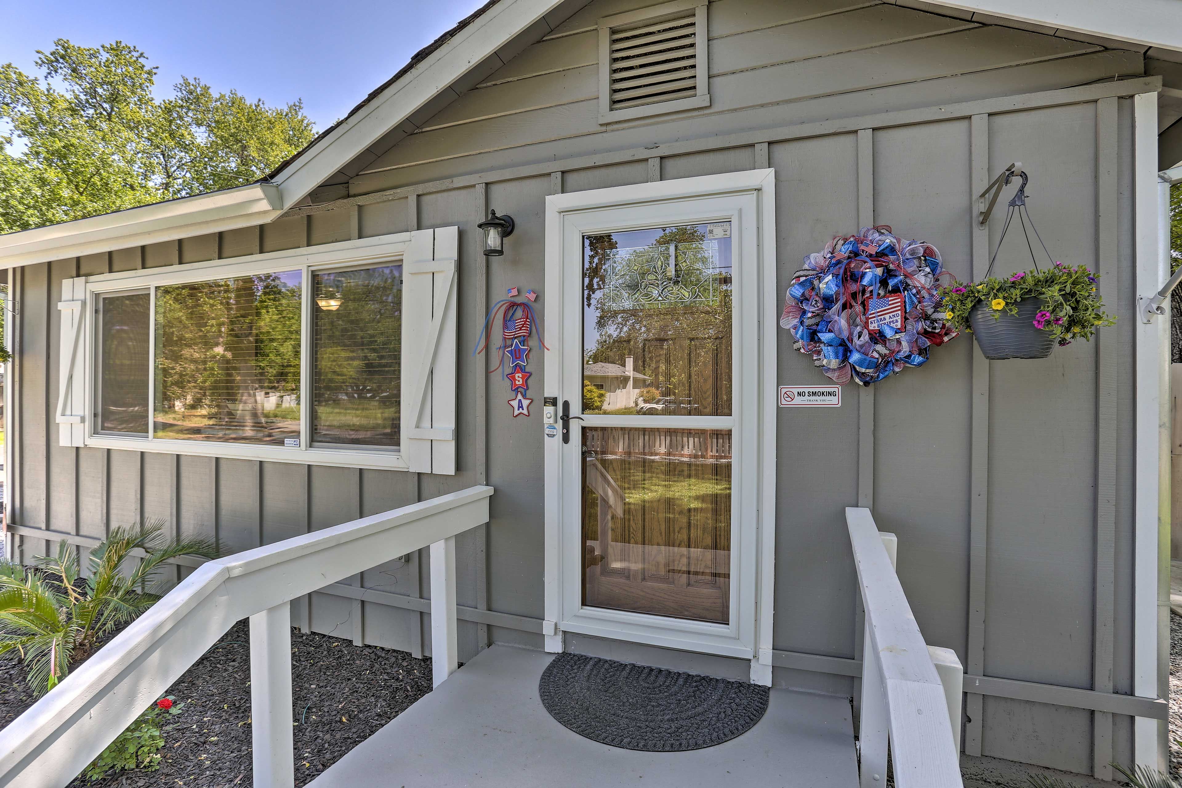 Home Entrance | 2 Steps Required