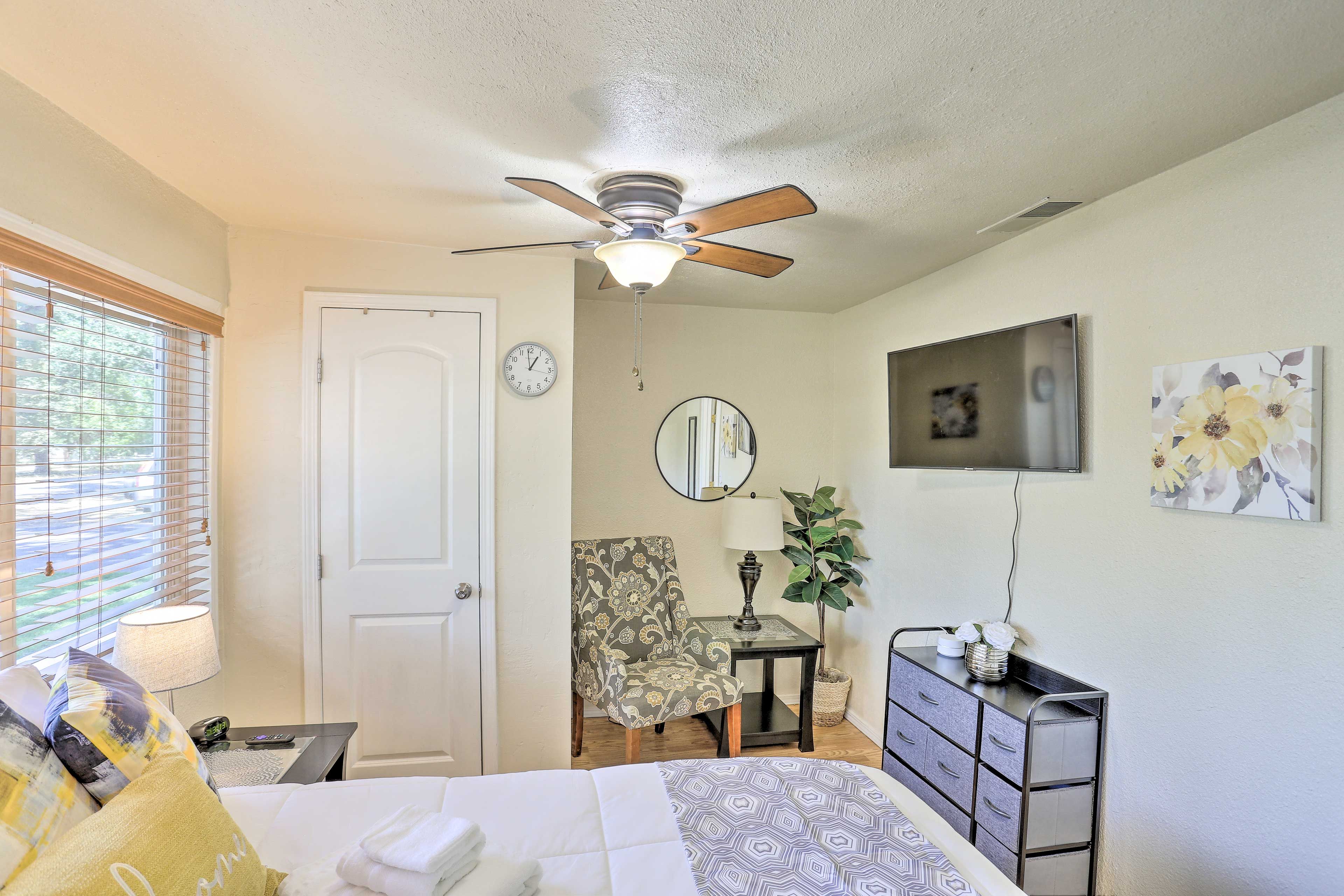 Bedroom 1 | Smart TV