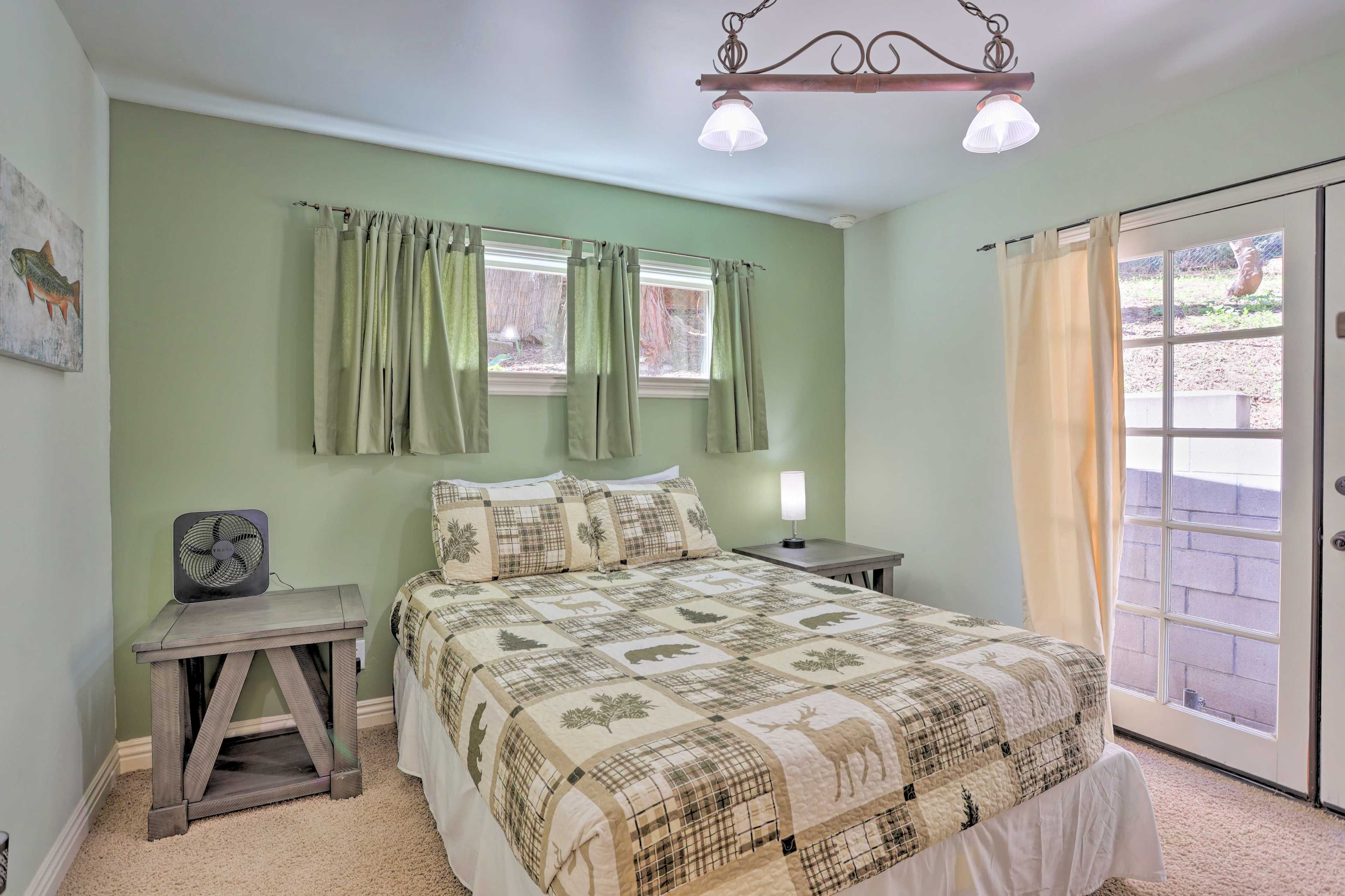 Bedroom 2 | Queen Bed