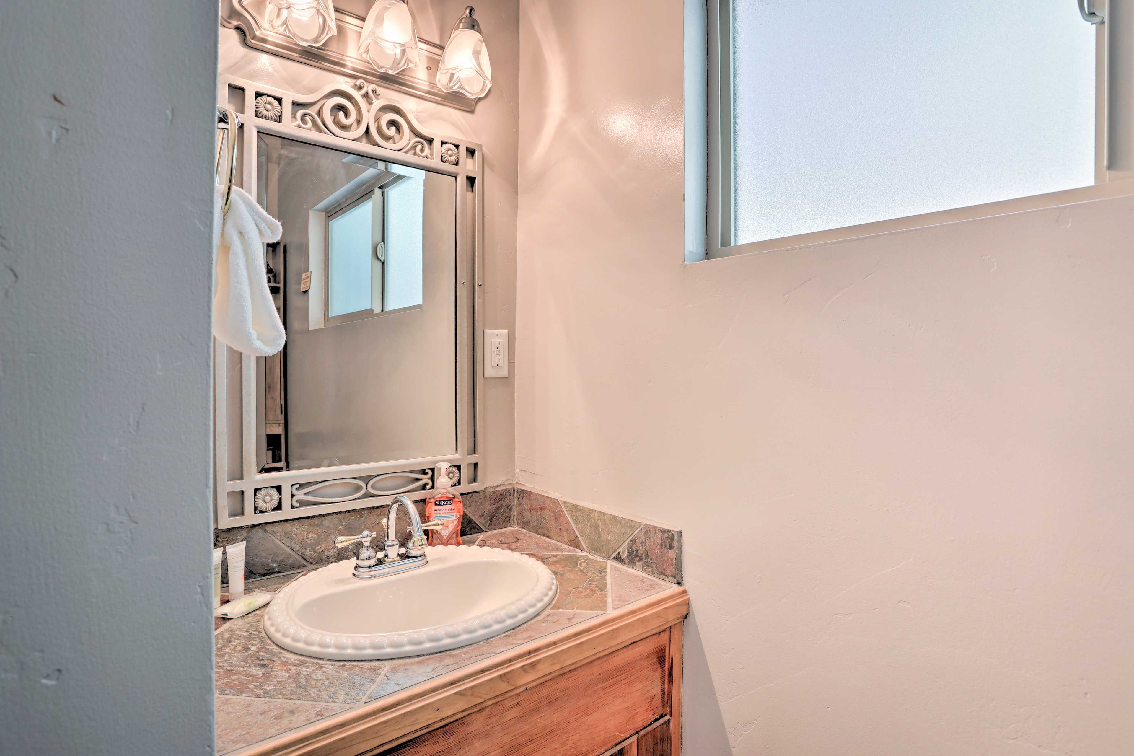 Full Bath | Complimentary Toiletries