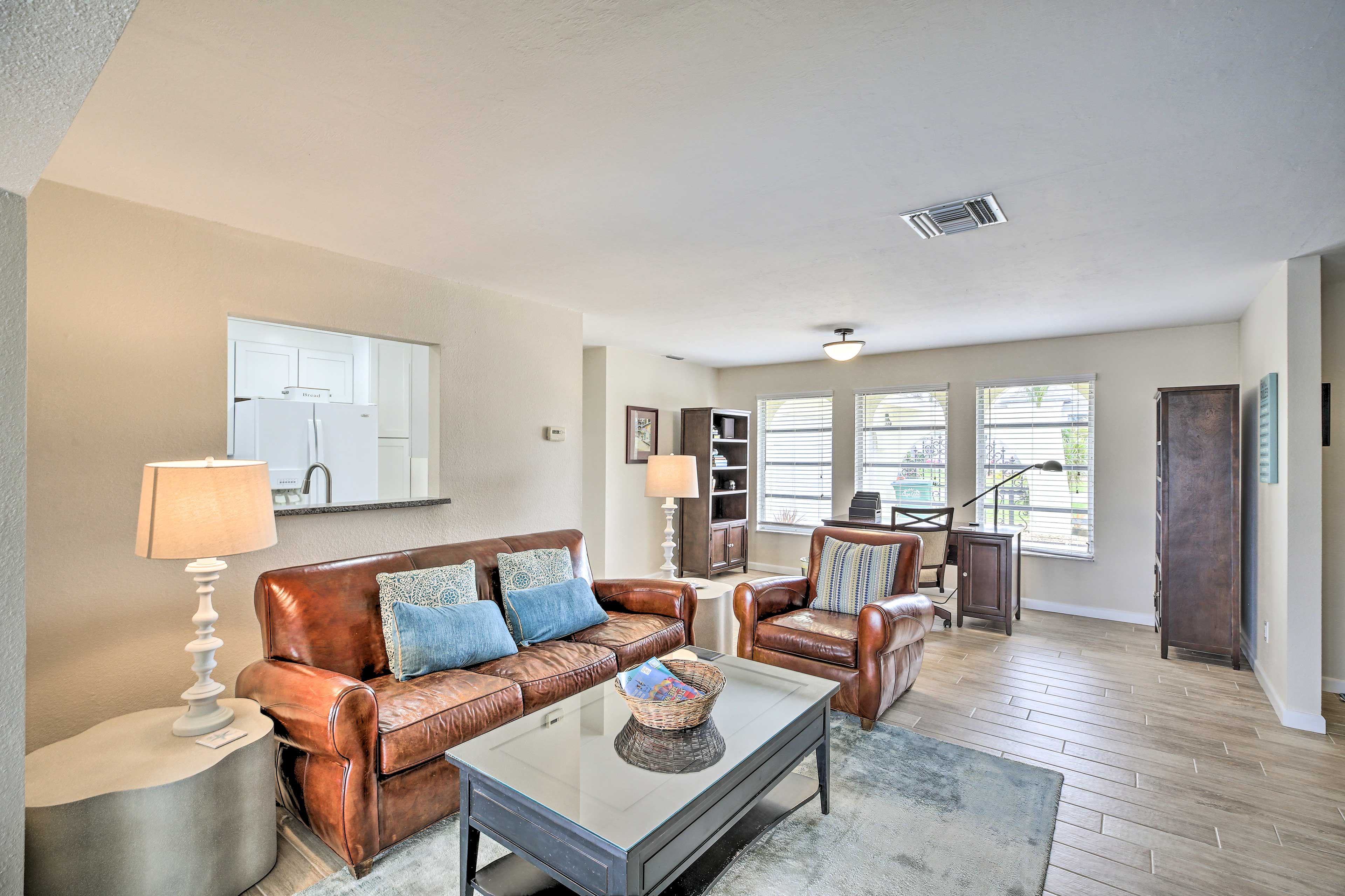 Living Room | Free WiFi