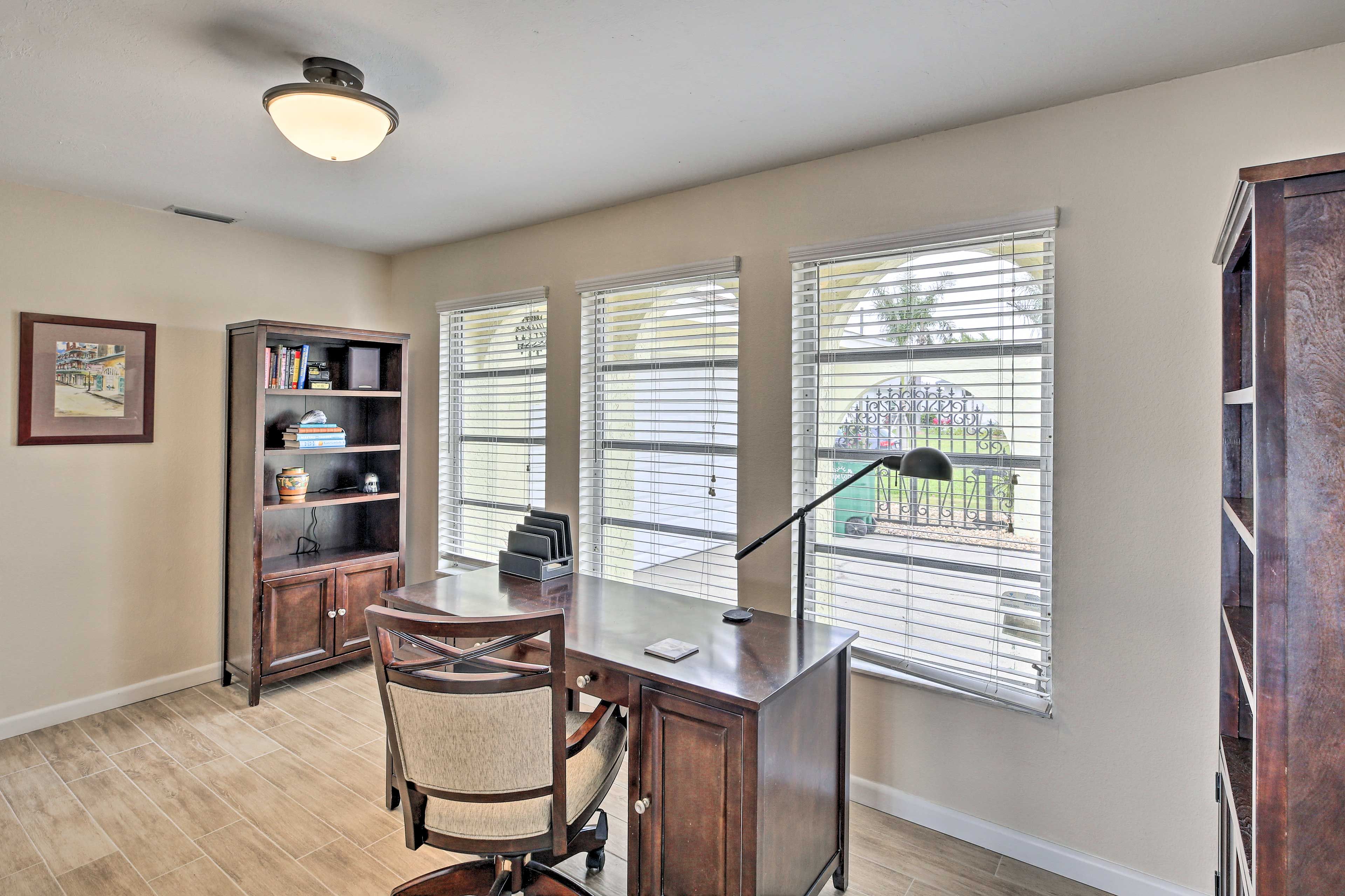 Living Room | Workdesk | Central A/C & Heat