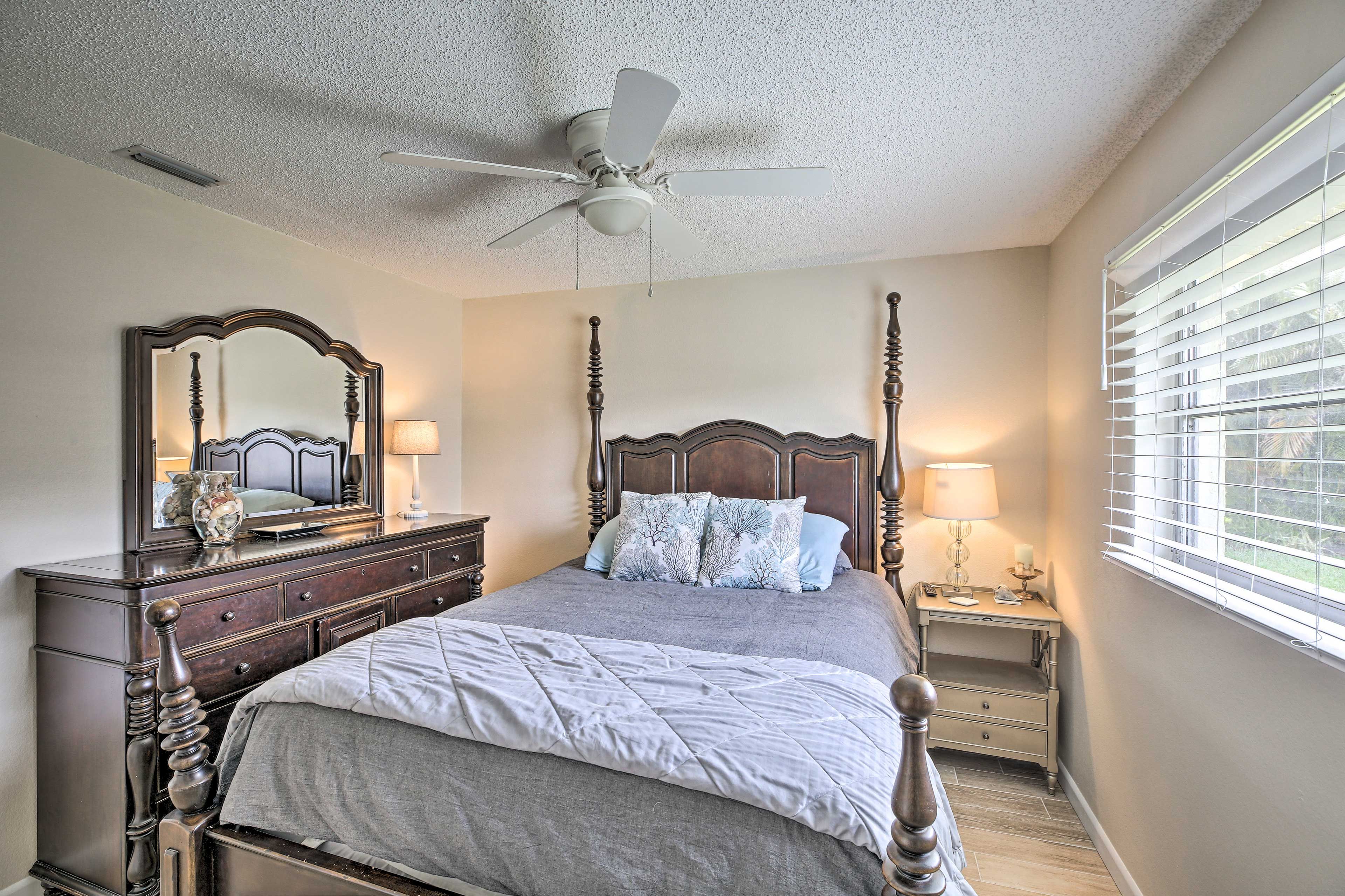 Bedroom 3 | Queen Bed