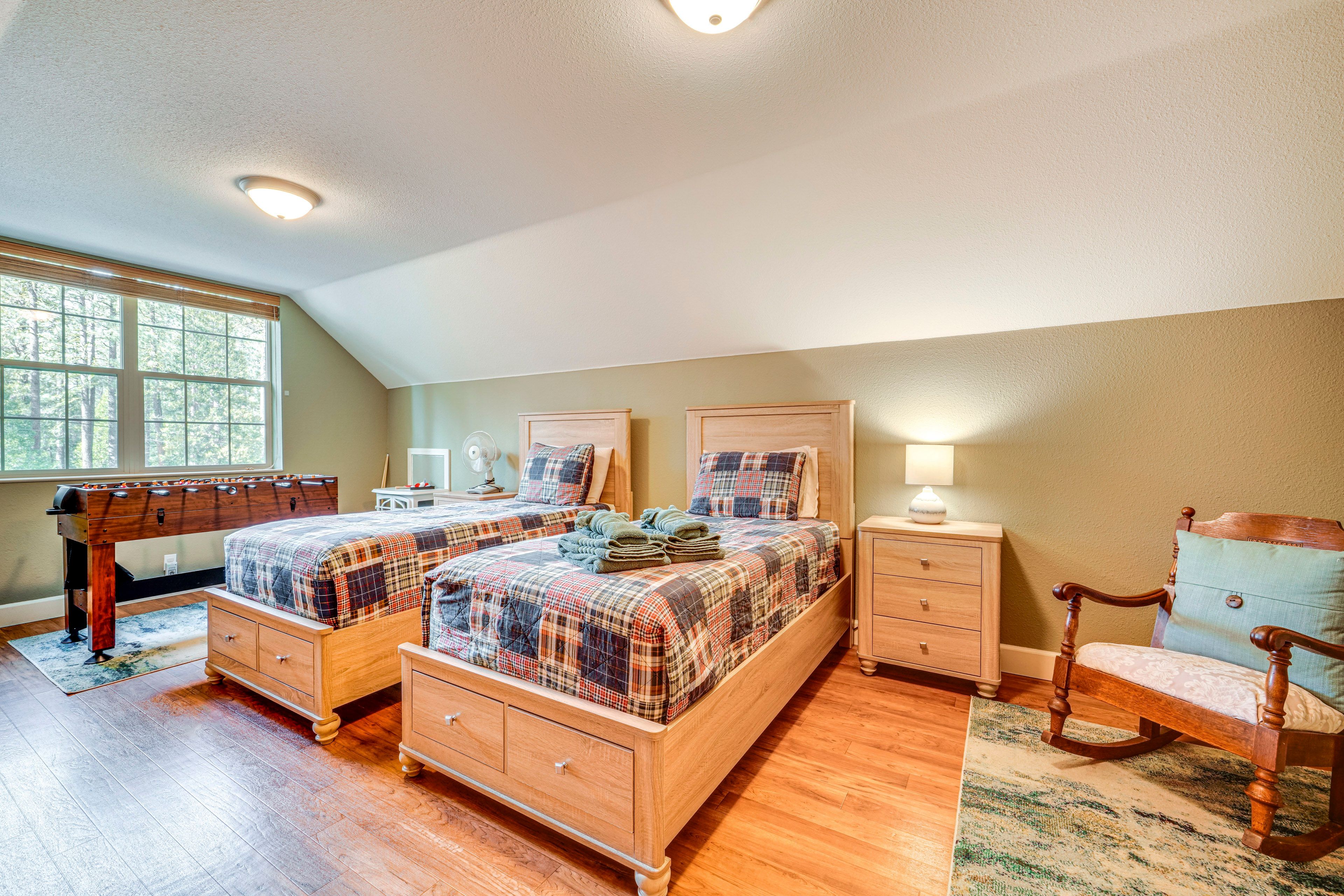 Bedroom 4 | 2 Twin Beds | 2nd Floor