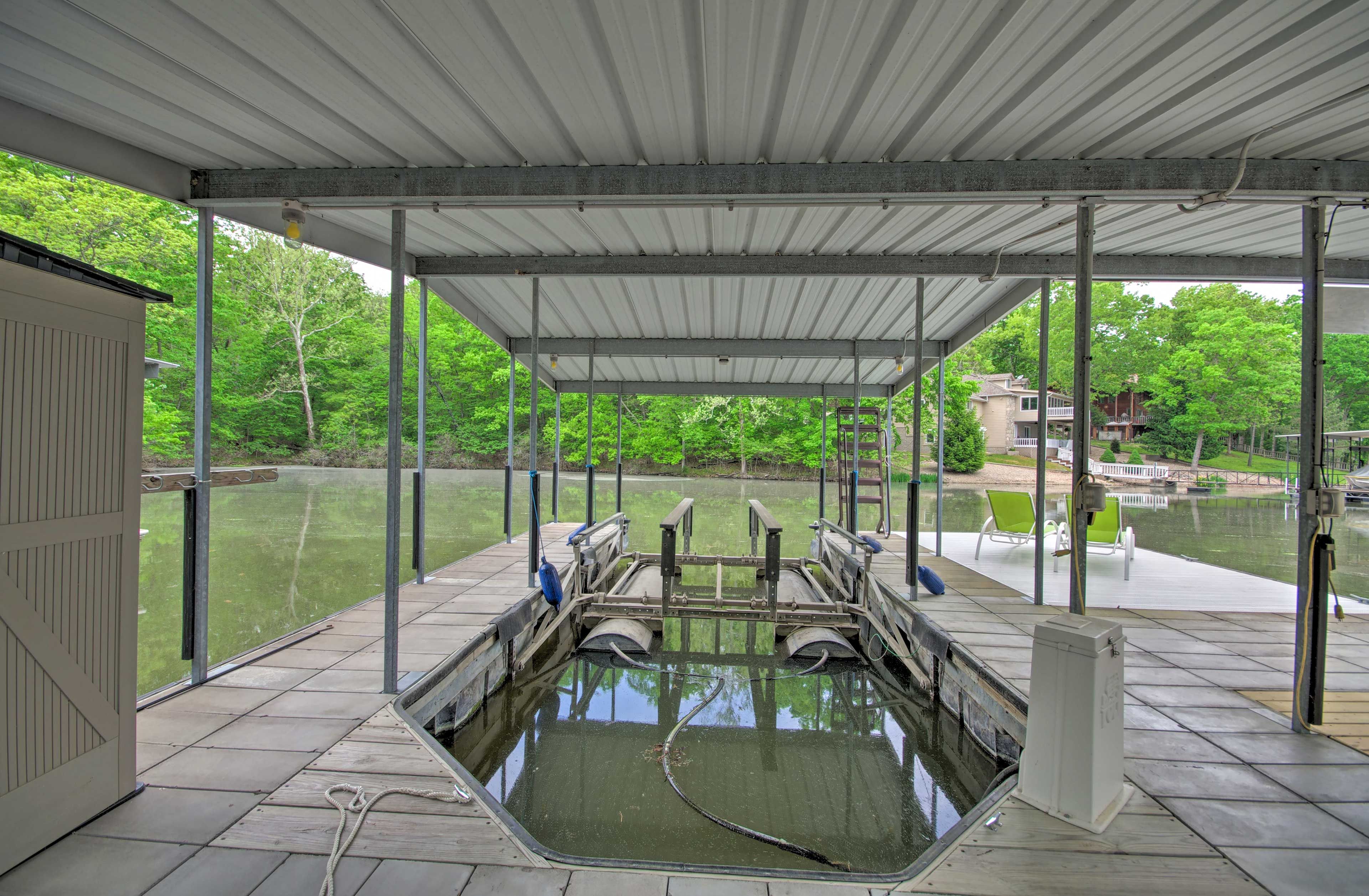 Home Exterior | Boat Dock | Beach Chairs & Towels Provided